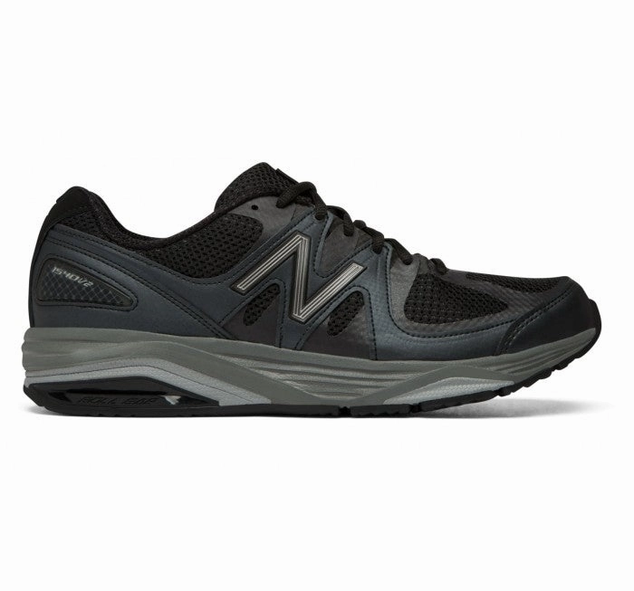 Cool Mesh Active Look New Balance Men's 1540v2 Sneaker Black