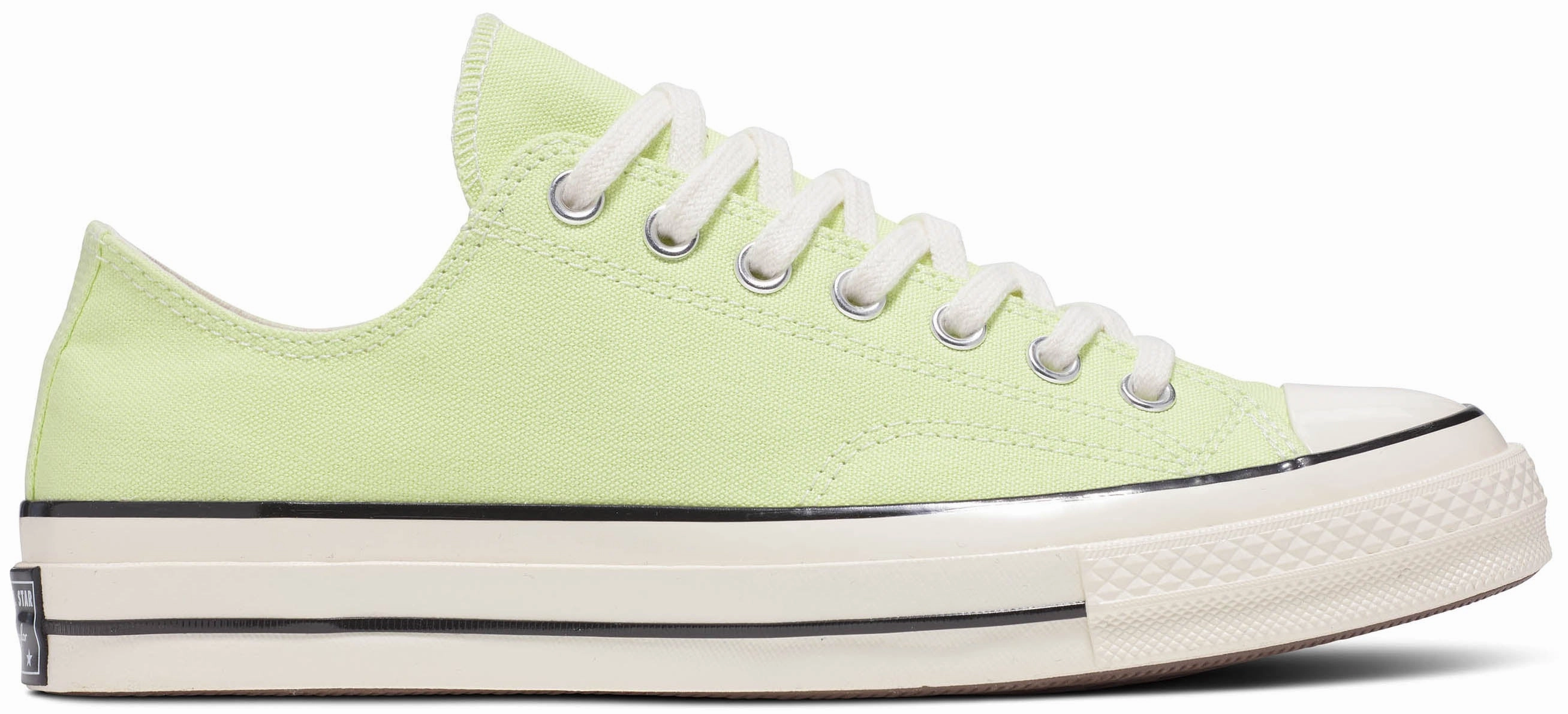 Walking Converse Chuck Taylor All Star 1970s Low Top Citron This/Egret/Black