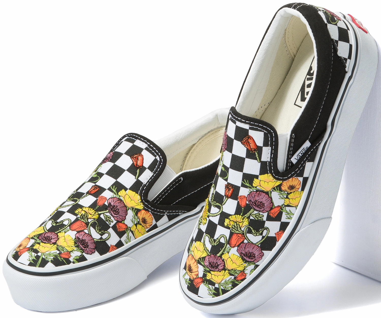 Trail Strong Secure Vans Classic Slip-On Platform Poppy Checkerboard Black/Multi
