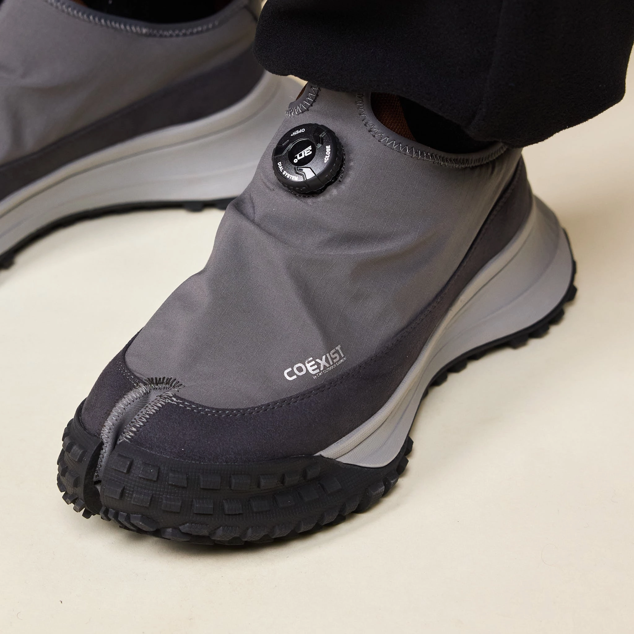 Spanish Bold Run Free CMF Comfy Outdoor Garment - Approach Trainers 03 Dial System  - Grey