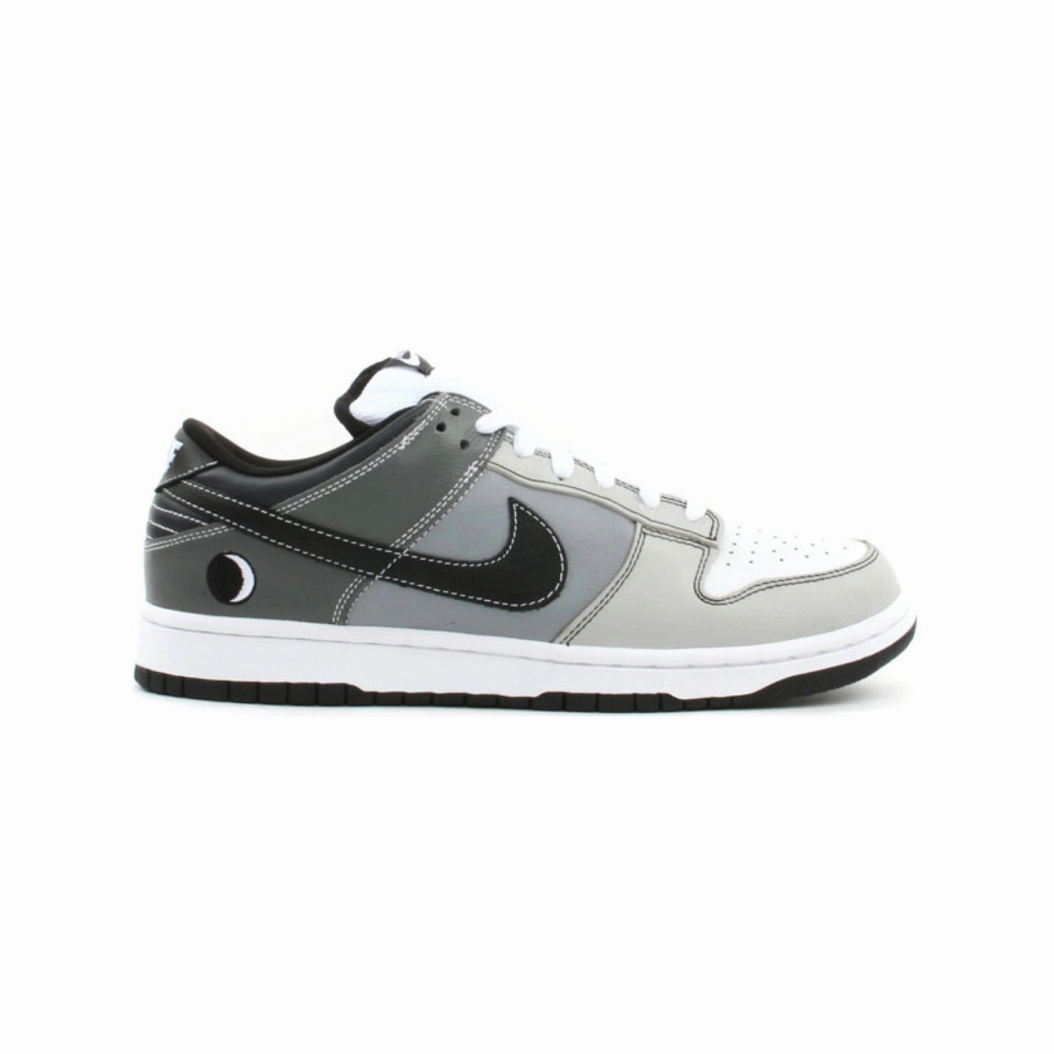Nike SB Dunk Low Lunar Eclipse (West) adjustable lacing system