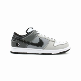 Nike SB Dunk Low Lunar Eclipse (West) adjustable lacing system