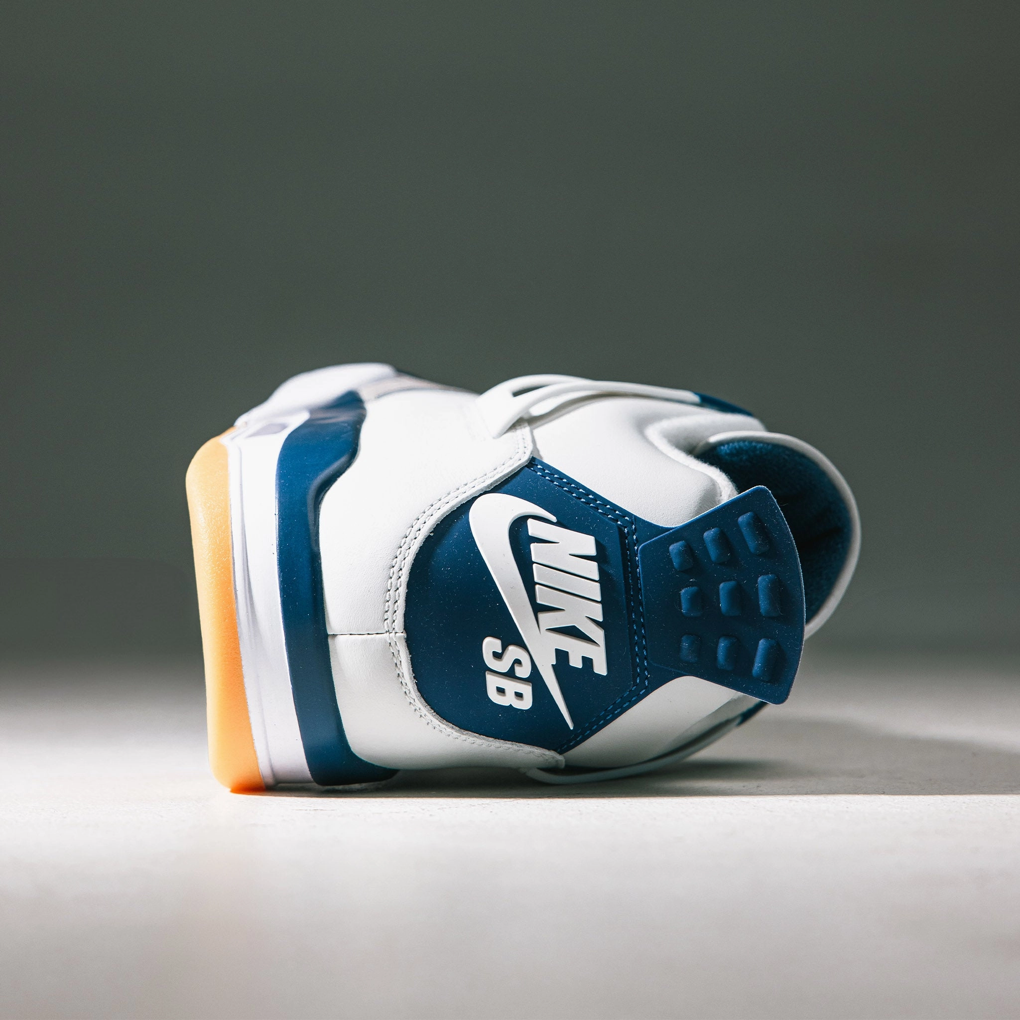 Jordan 4 Retro SB Navy Motion control Fast Wear