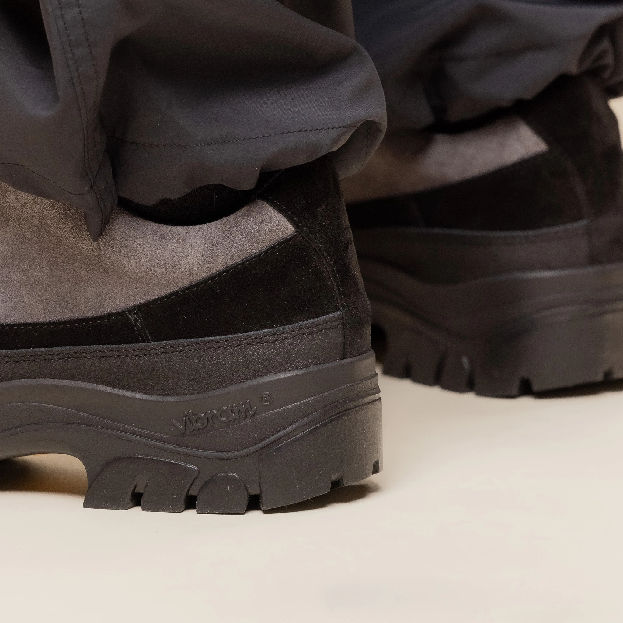 Zip Fast Urban Chill Tarvas - Easy Hiker Suede - Dark Grey