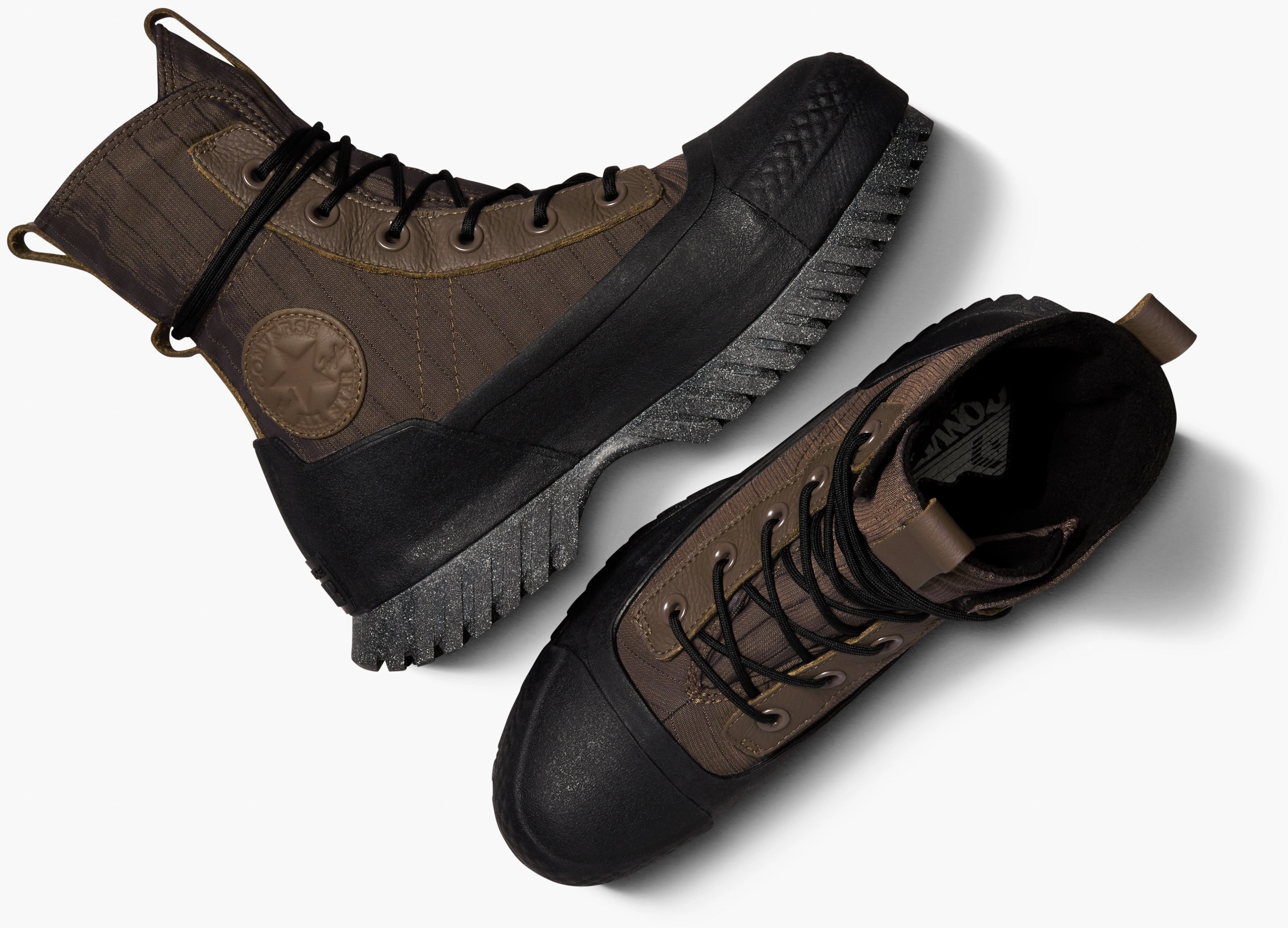 Morning Walk Converse Chuck Taylor All Star Lugged 2.0 Extra Hi Top Engine Smoke