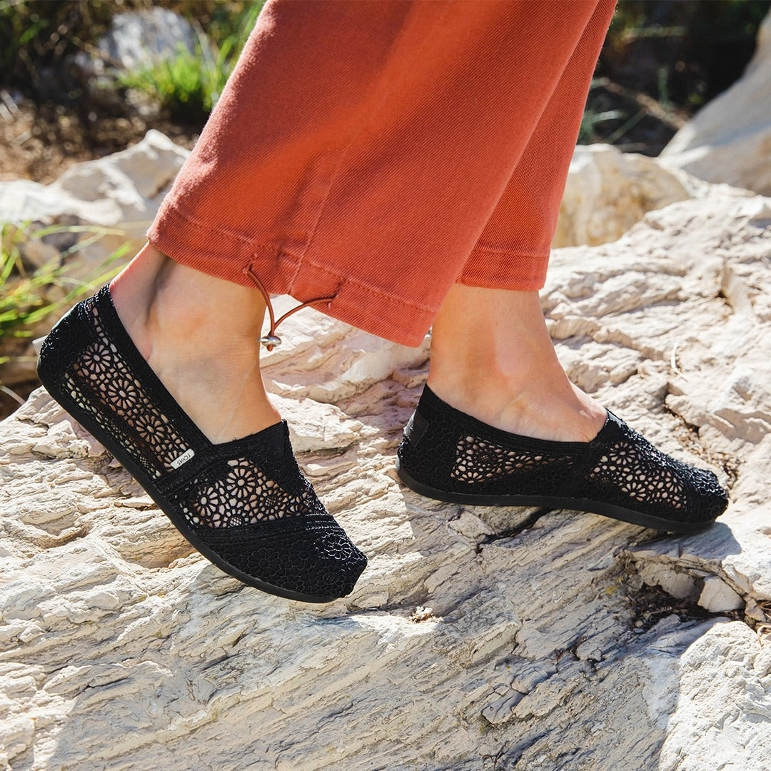 Slip On Motion Women's Alpargata Classic - Black Moroccan Crochet