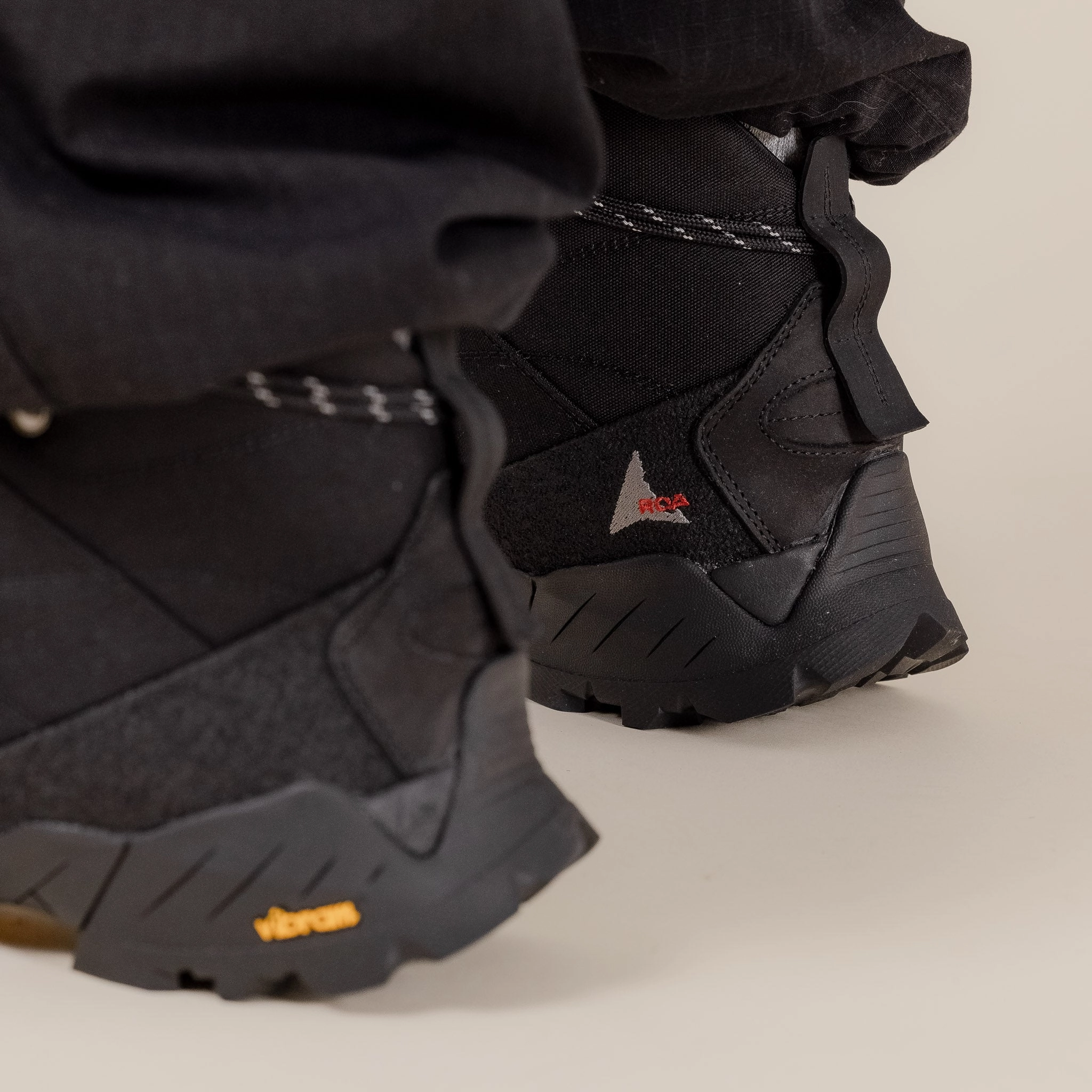 Roa Hiking - Updated Andreas Strap Hiking Boots - Black Rugged Look