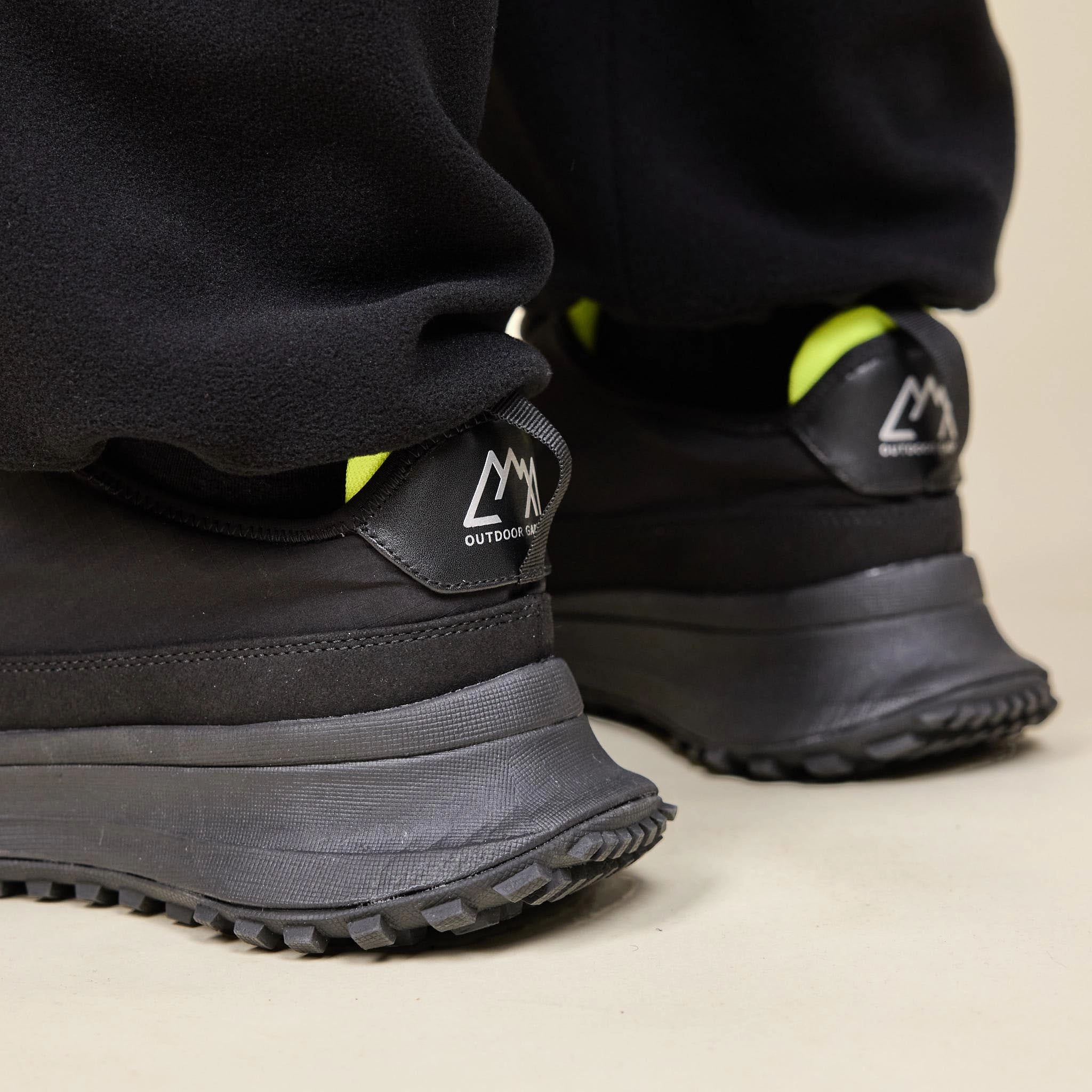 Comfort Smooth Soles CMF Comfy Outdoor Garment - Approach Trainers 03 Dial System  - Black