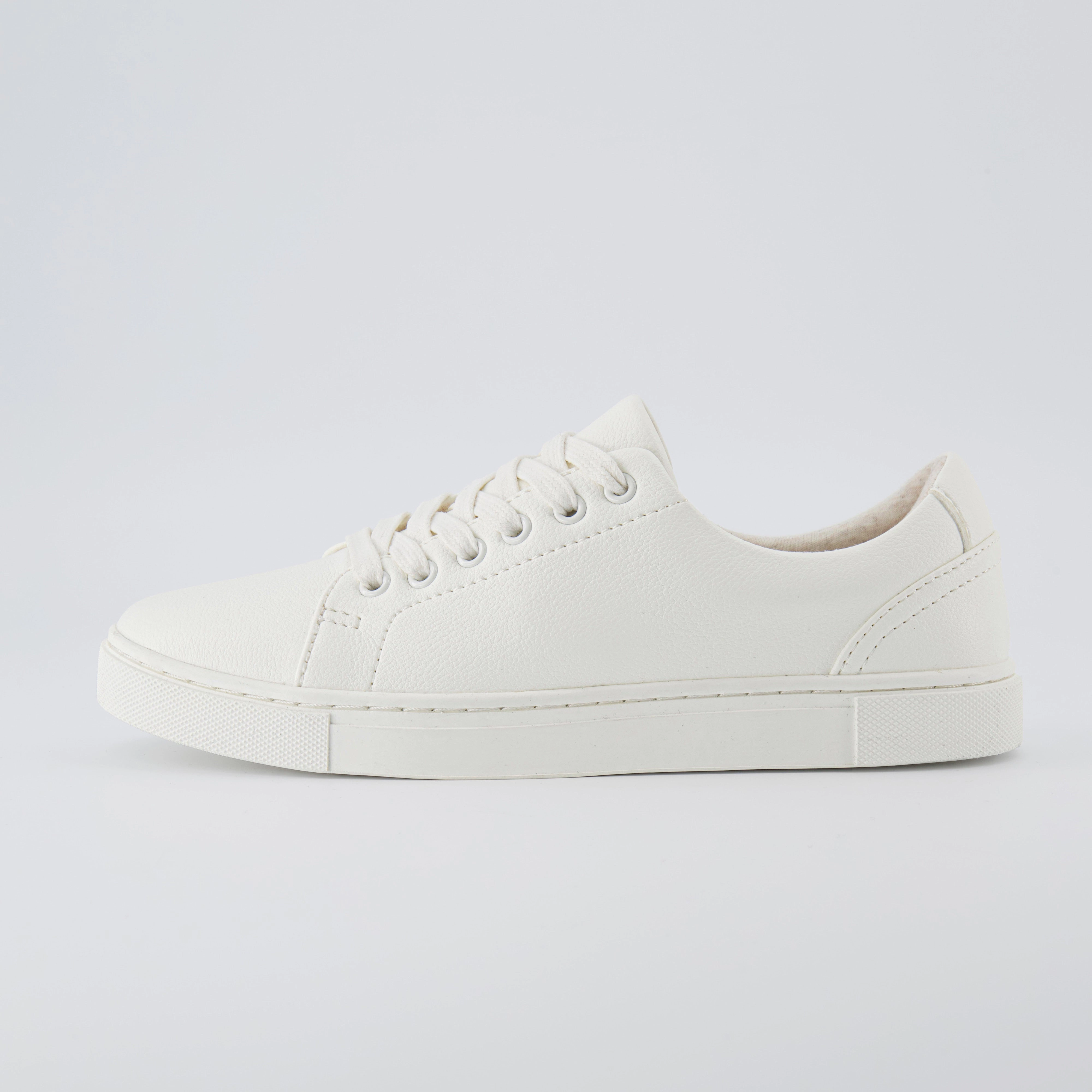 Hashtag Lace-up Sneaker All-Day Durability Anatomical Contouring