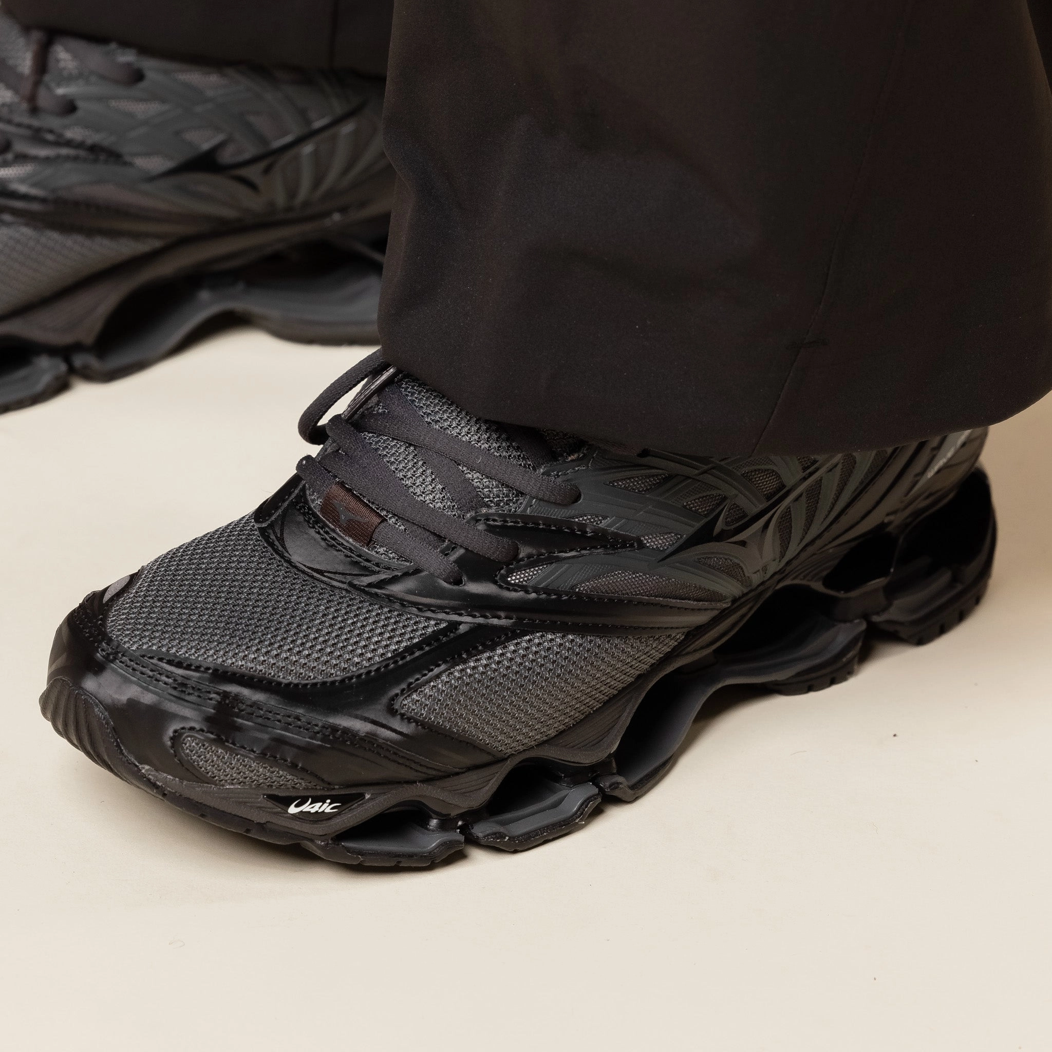 Mizuno - Wave Prophecy LS - Iron Gate / Black / Black Sand Secure fit Moon Tone