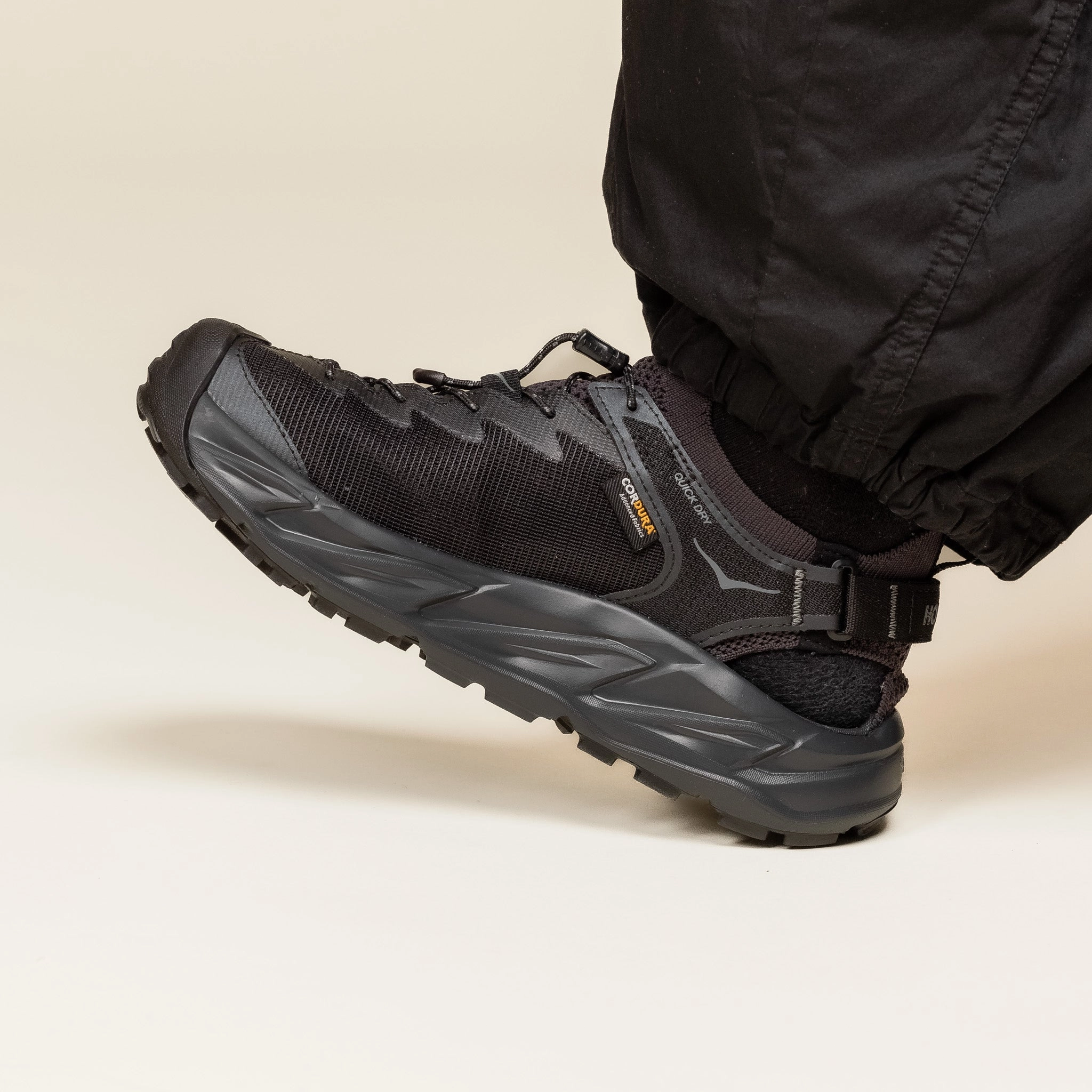 Hoka - Hopara 2 - Black / Black Trail Master Boots Dust Guard