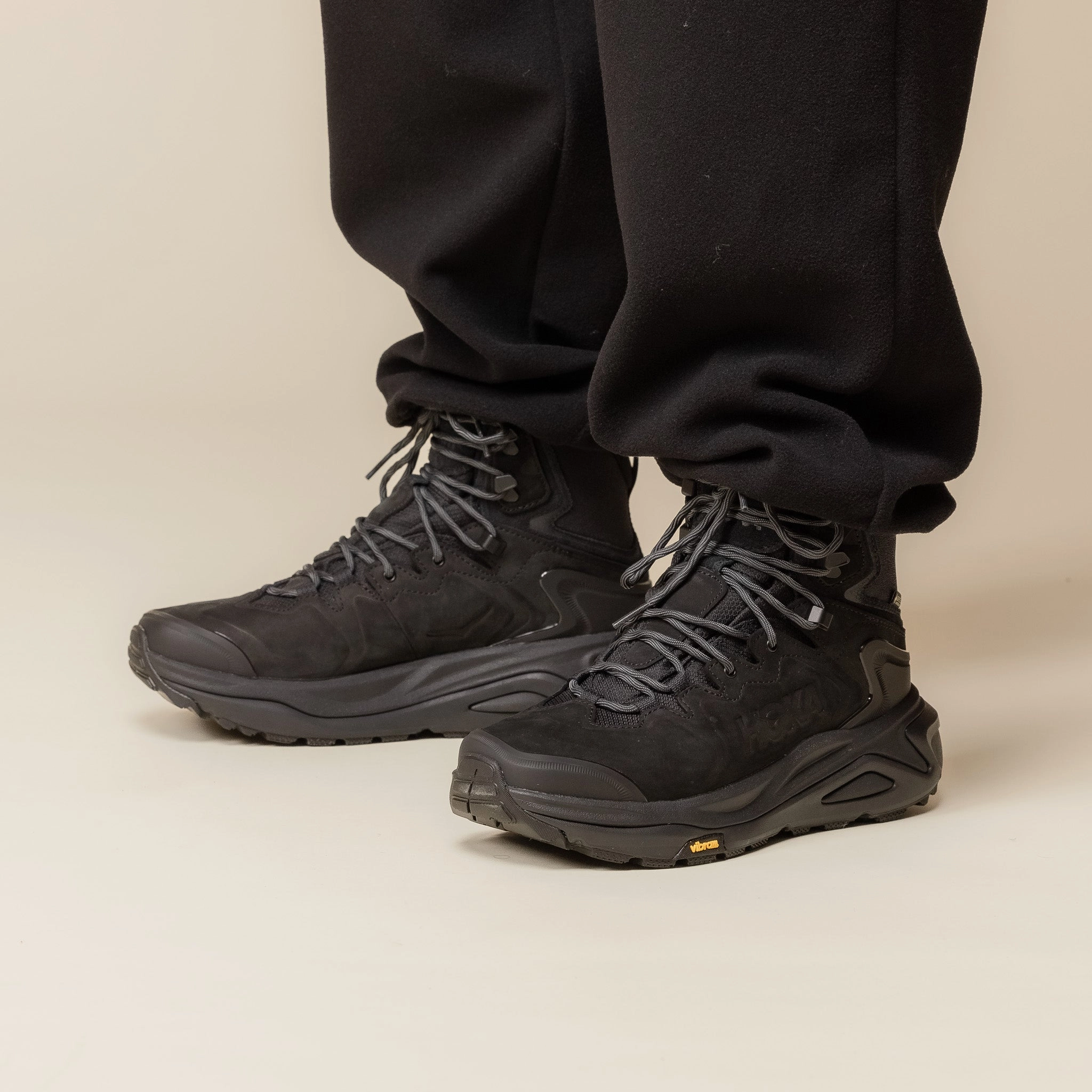 Hoka - Kaha 3 GORE-TEX Hiking Boots - Black / Black High Traction Design