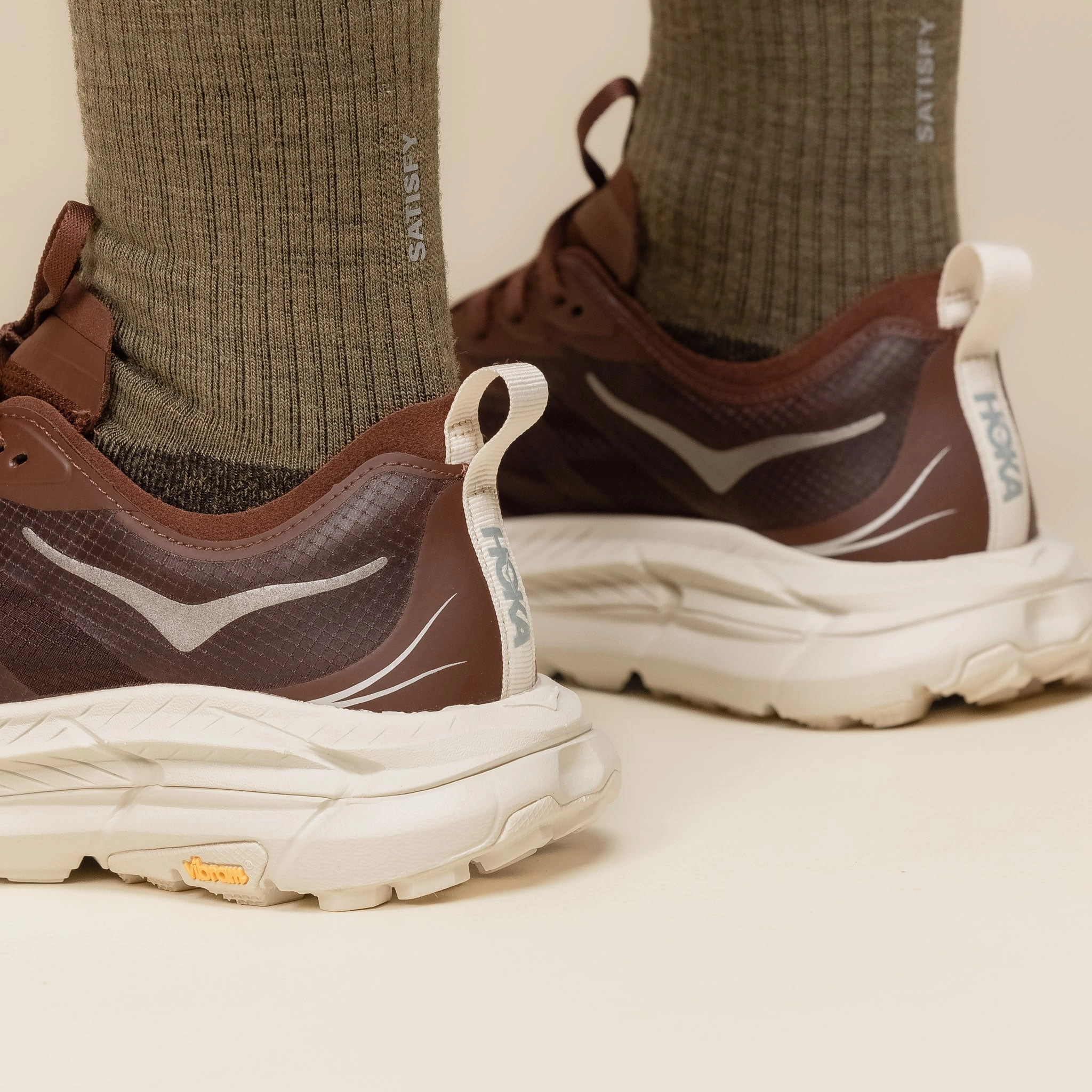 Casual Work Life Hoka - Mafate Speed 4 Lite - Cold Brew / Oat Milk