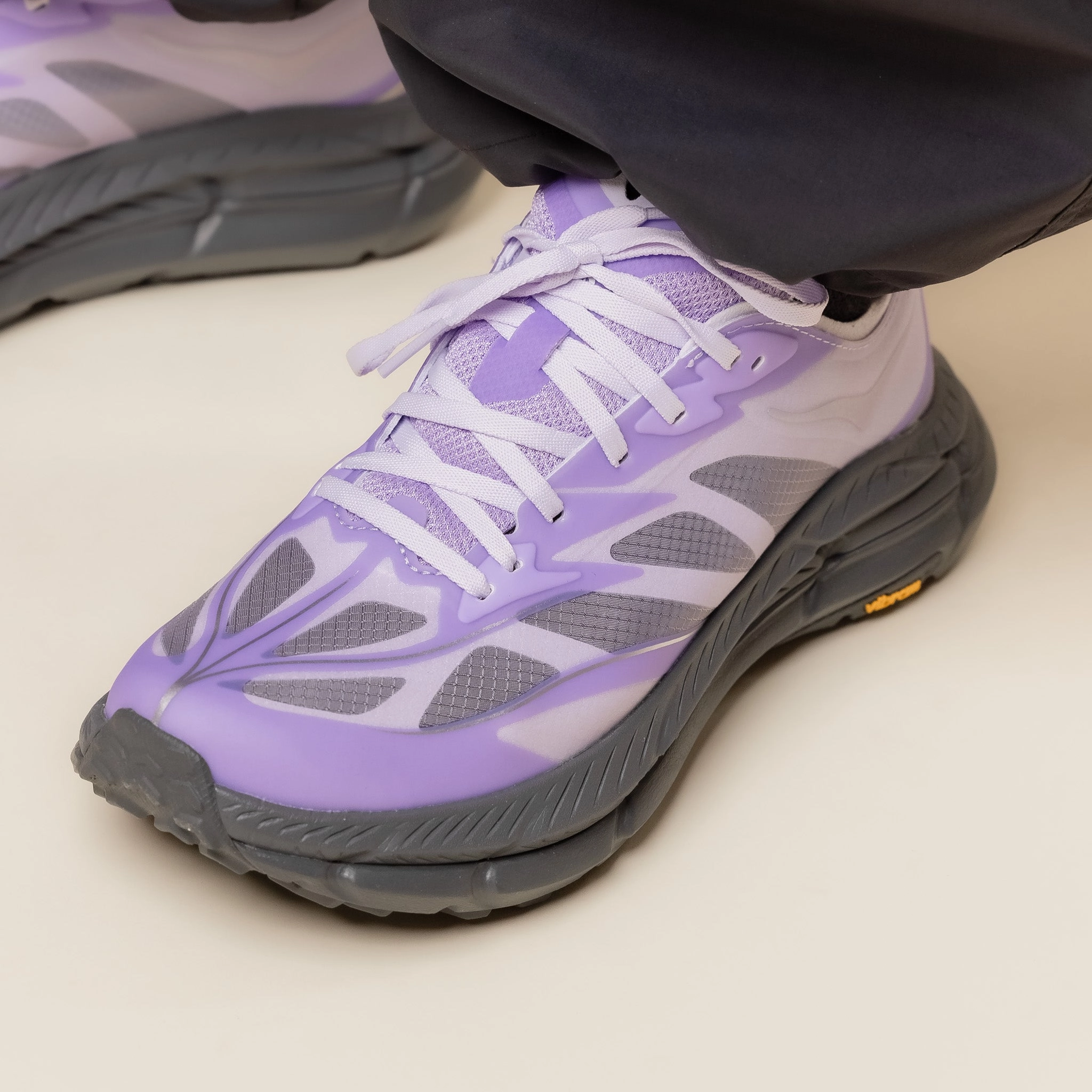 Hoka - Mafate Speed 4 Lite - Starlight Glow / Aster Flower Rain Guard