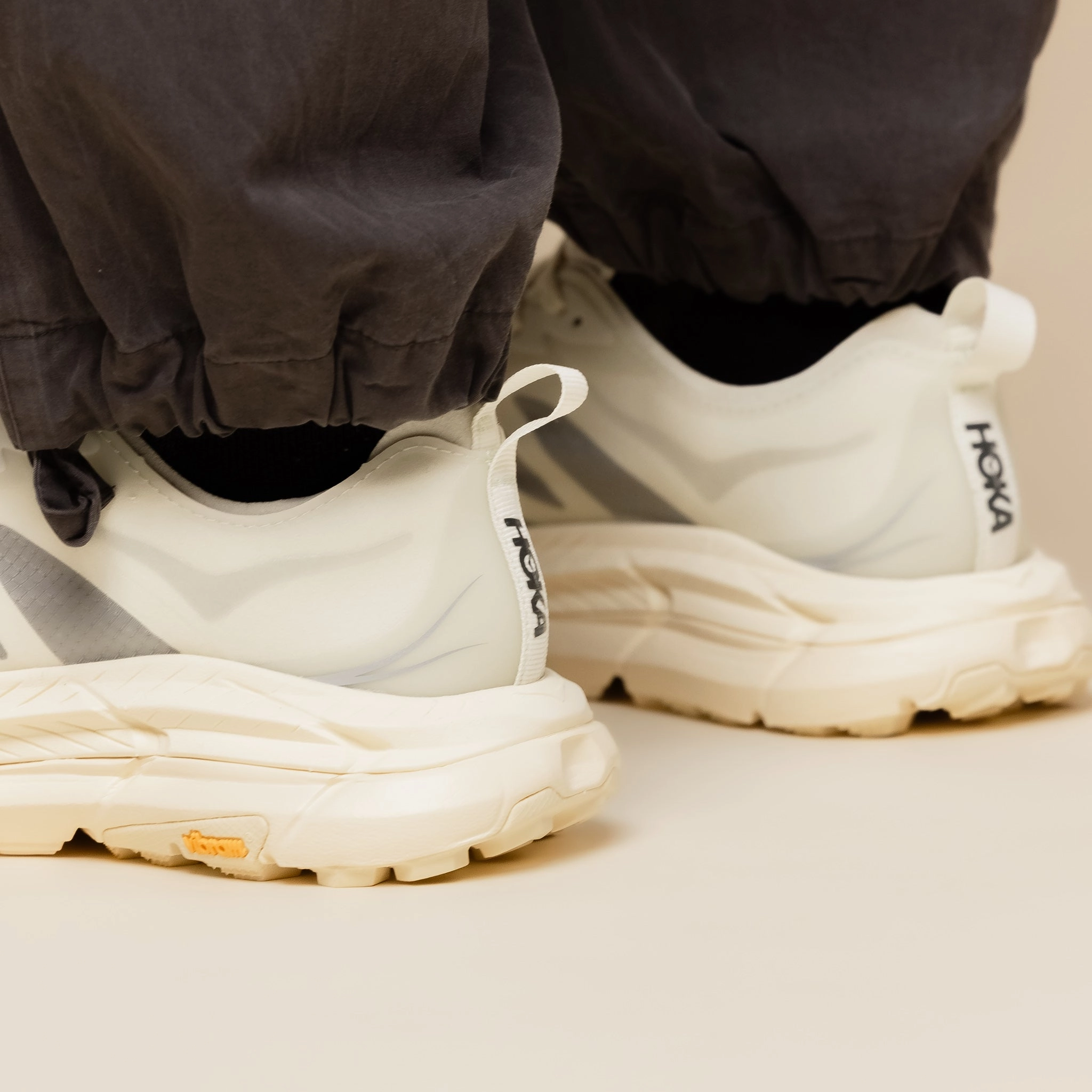 multi - colored running shoes running belts Hoka - Mafate Speed 4 Lite - Truffle Salt / Vintage Yellow