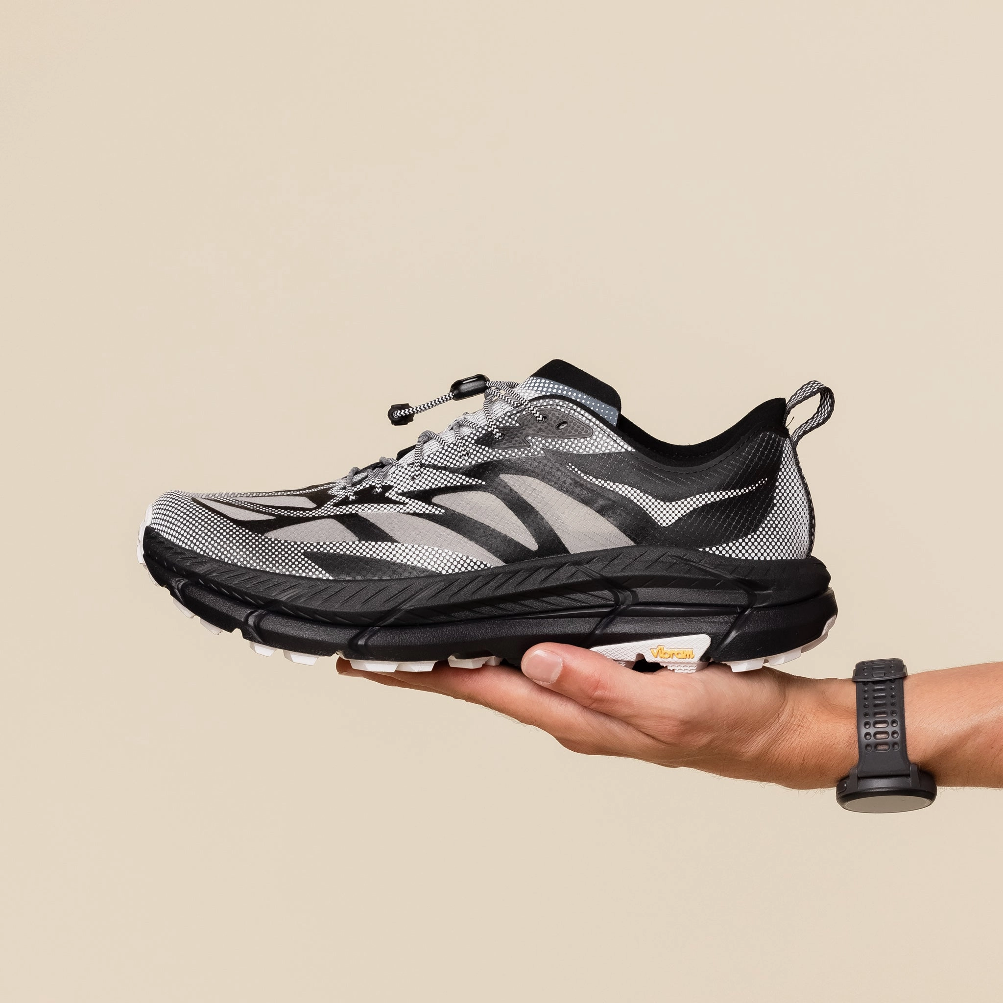 Hoka - Stealth Tech Mafate Speed 4 Lite - Black / White Fila Disruptor