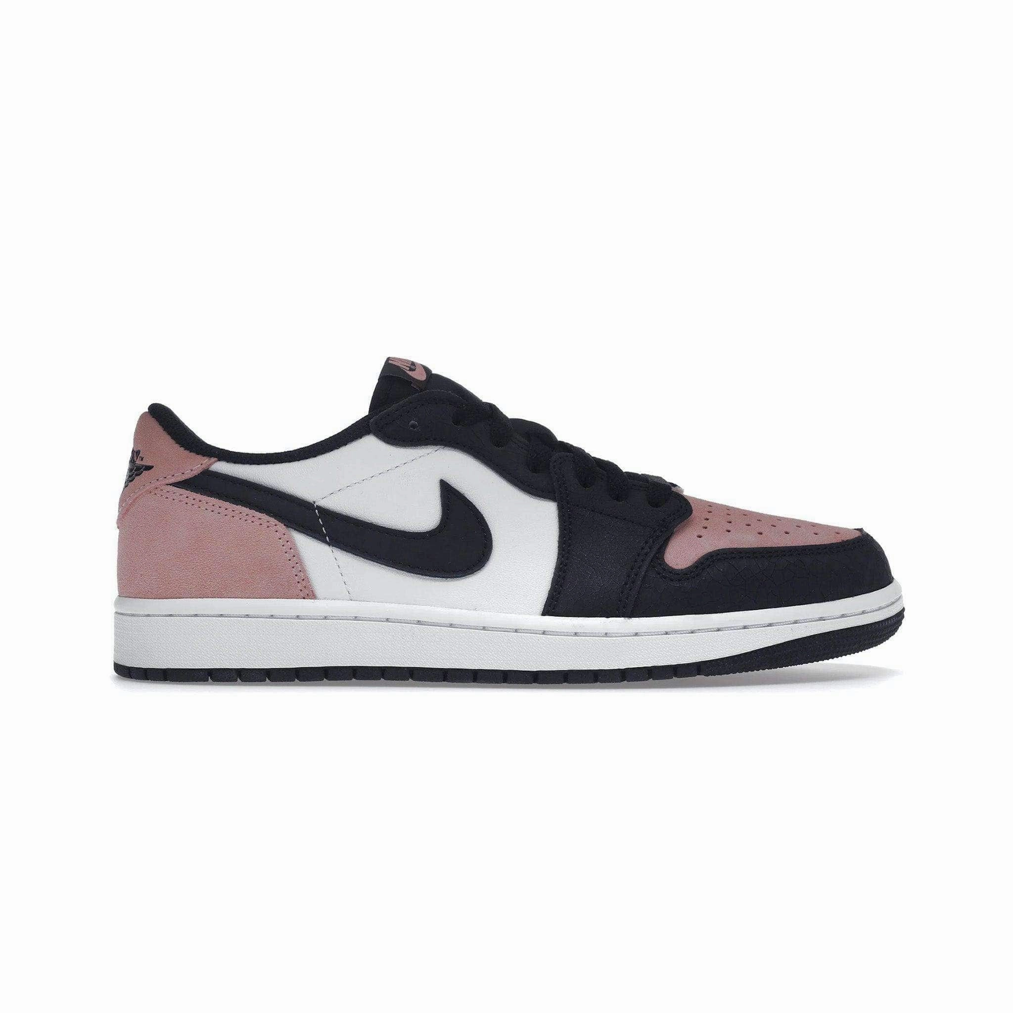 Urban Outfit Chic Design Jordan 1 Low OG Bleached Coral
