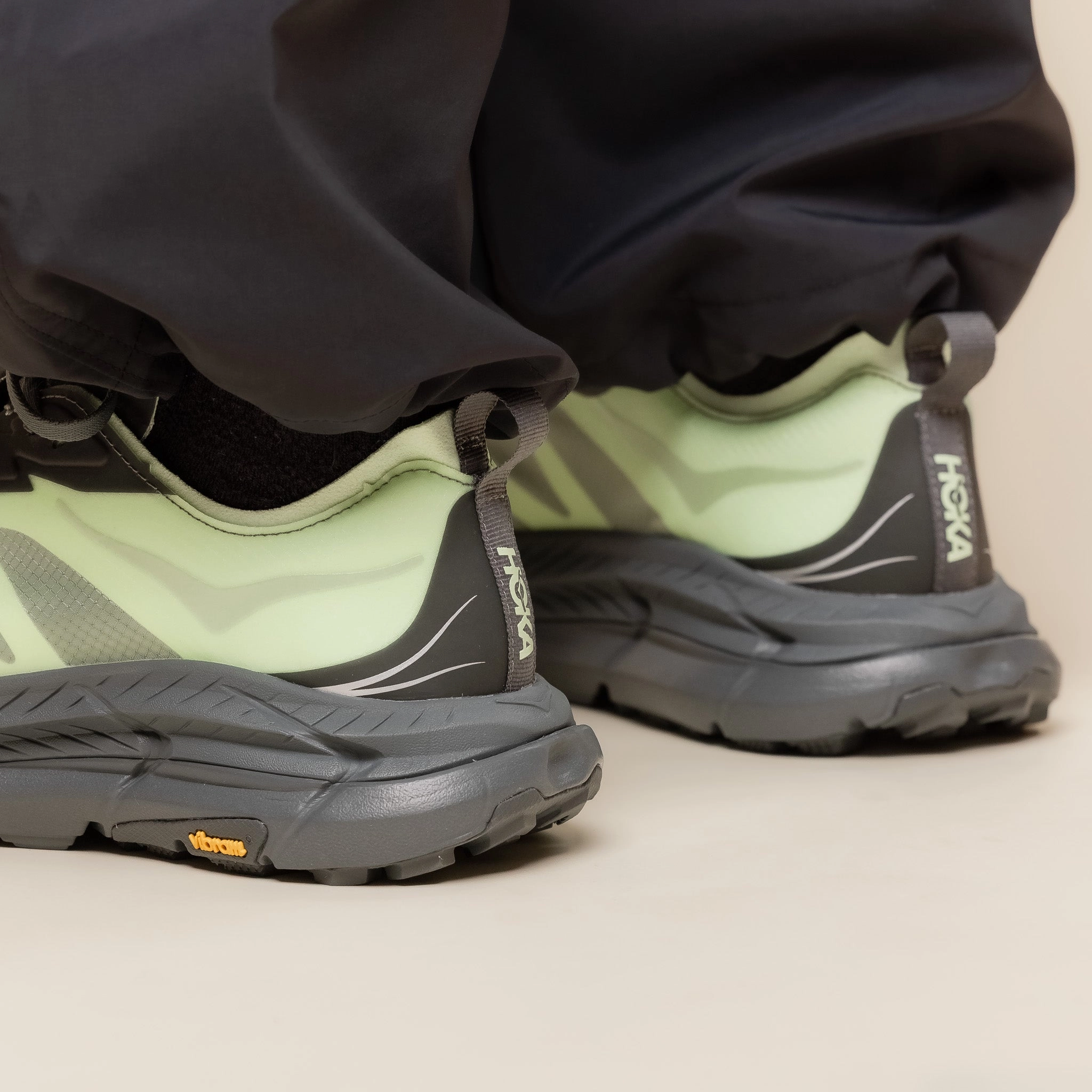 Dark Edge Event Mode Hoka - Mafate Speed 4 Lite - Lunar Moth / Cosmic Grey