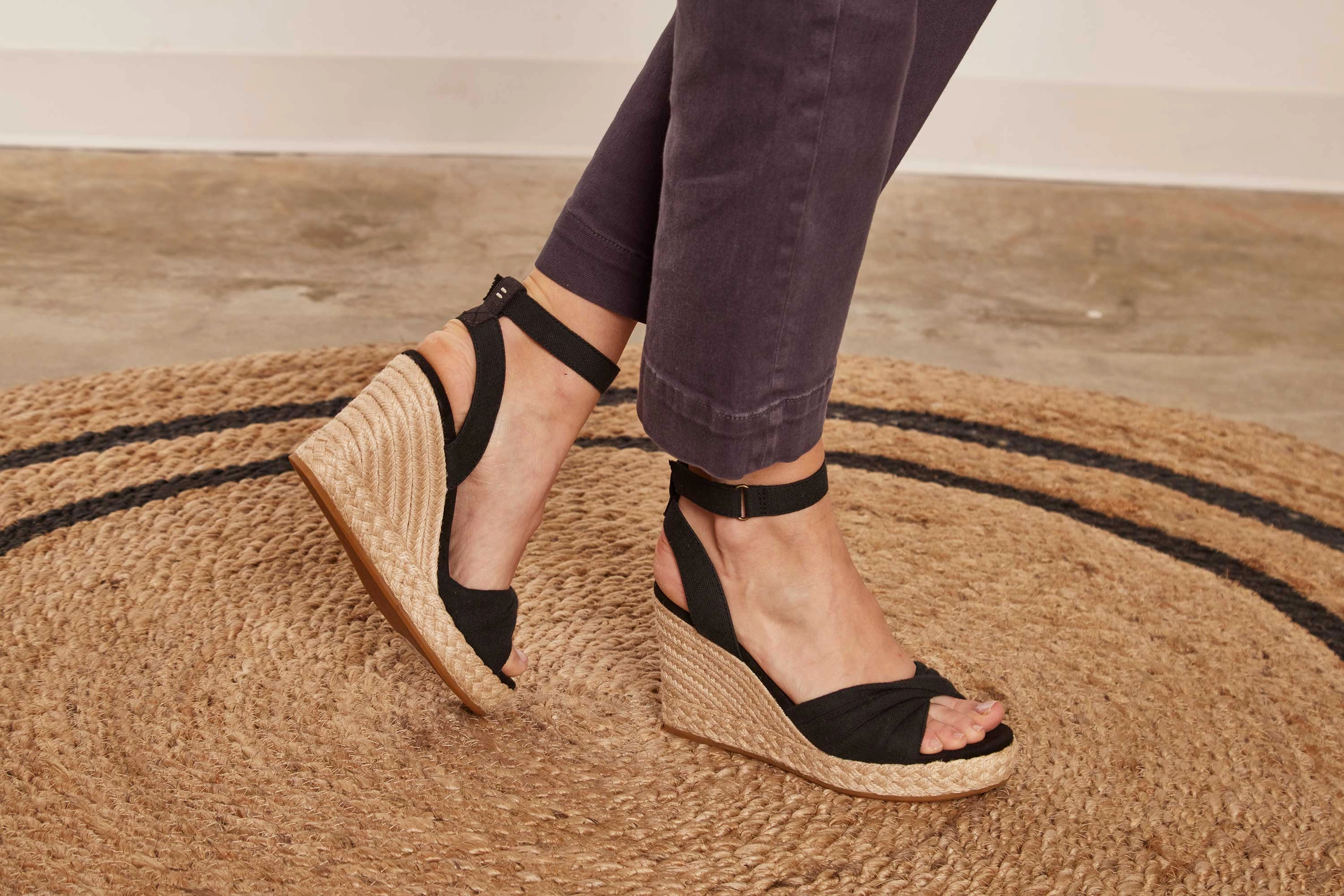 Summer Flip-flops Marisela Wedge Sandal - Black