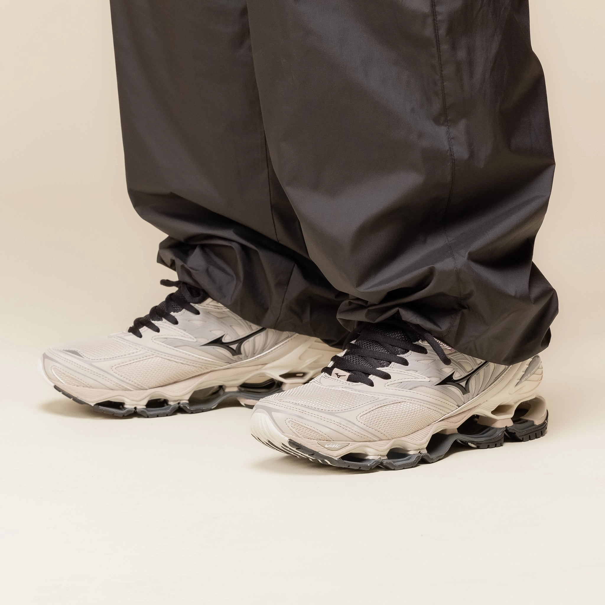 Mizuno - Wave Prophecy LS - Silver Cloud / Black / Opal Grey Sea Breeze