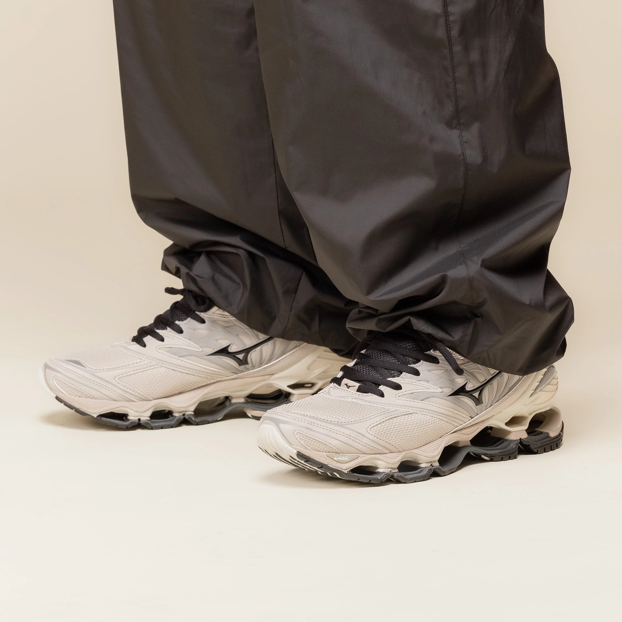 Mizuno - Wave Prophecy LS - Silver Cloud / Black / Opal Grey Sea Breeze