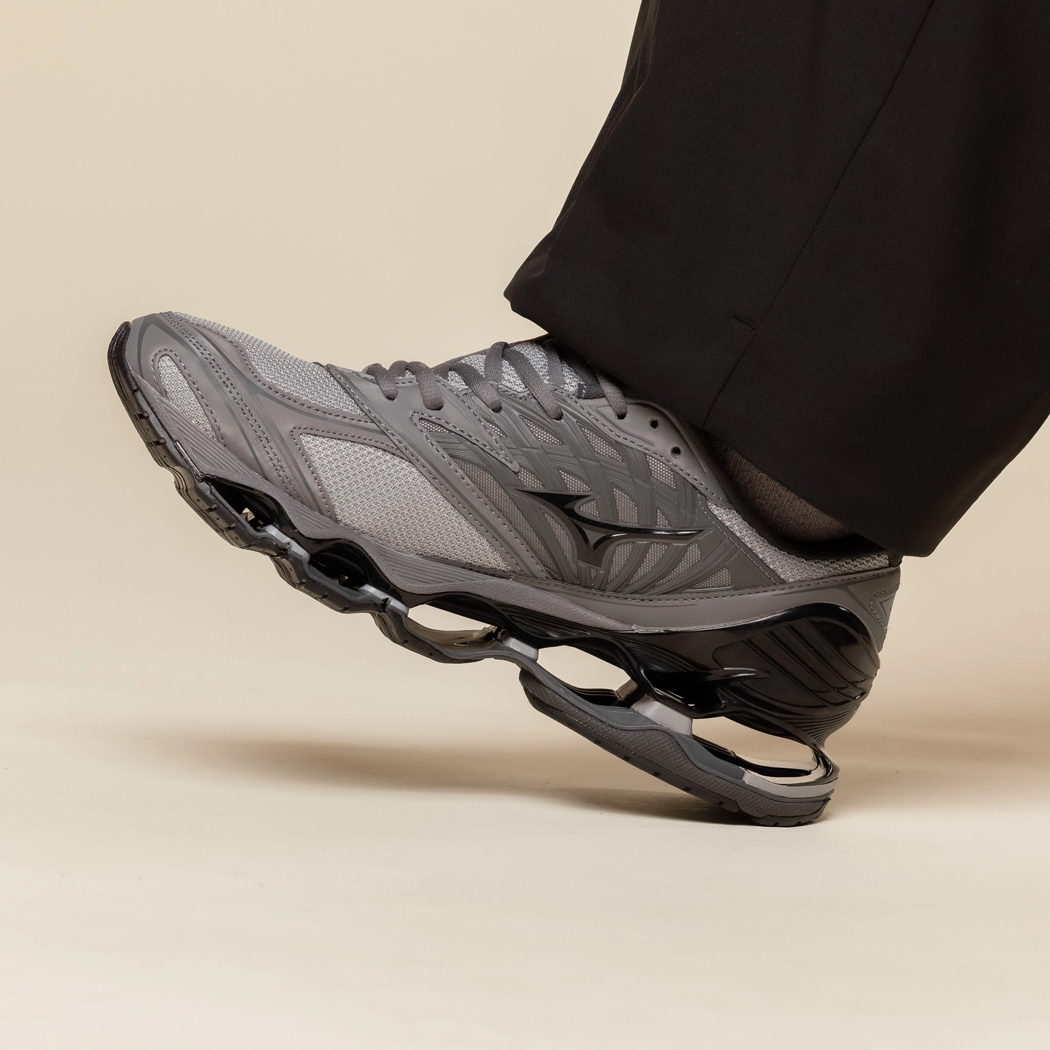 Mizuno - Wave Prophecy LS - Ultimate Grey / Quiet Shade / Black Ring Walk