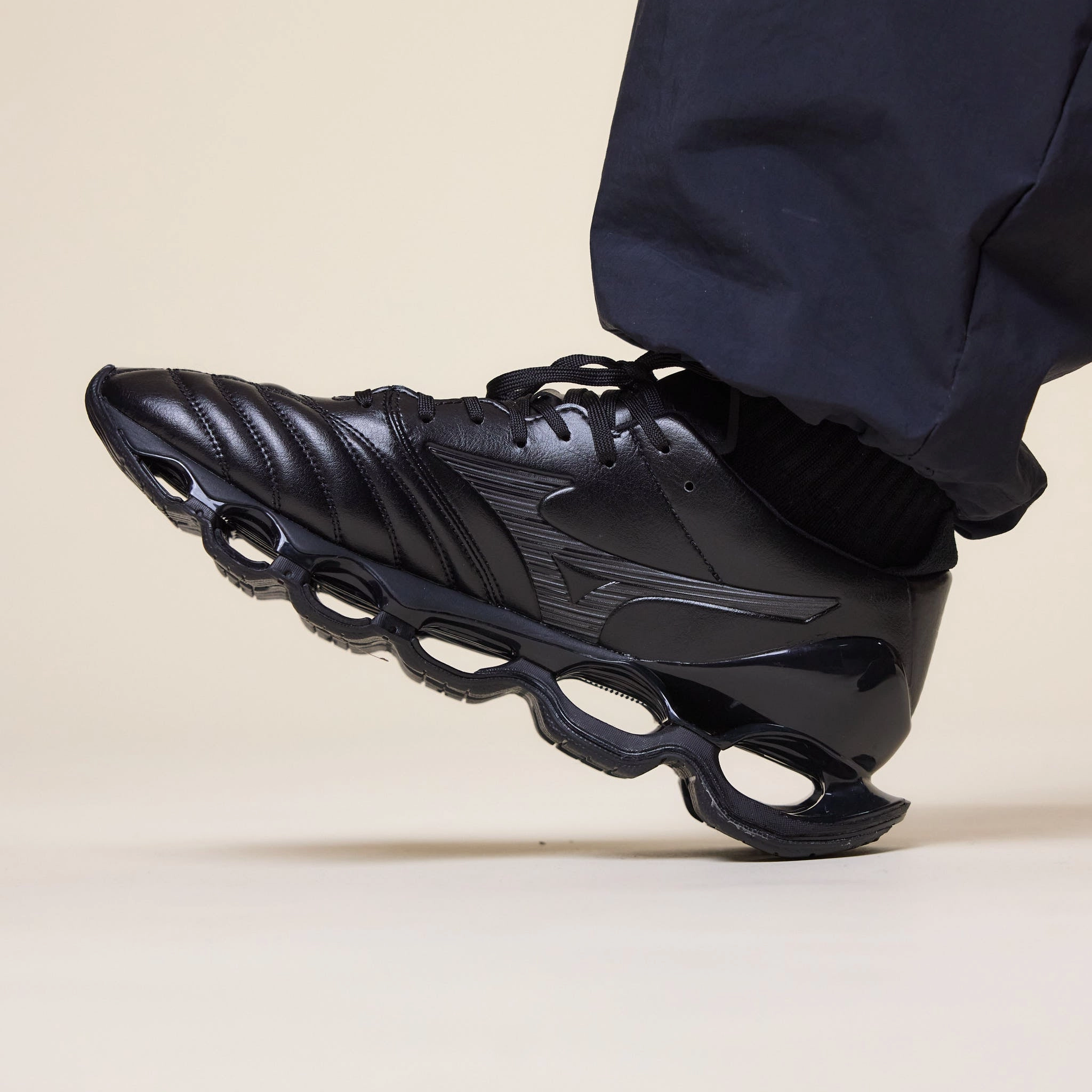 Shock Resistant Rapid pace Mizuno - Wave Prophecy Morelia Neo - Black / Black / Black