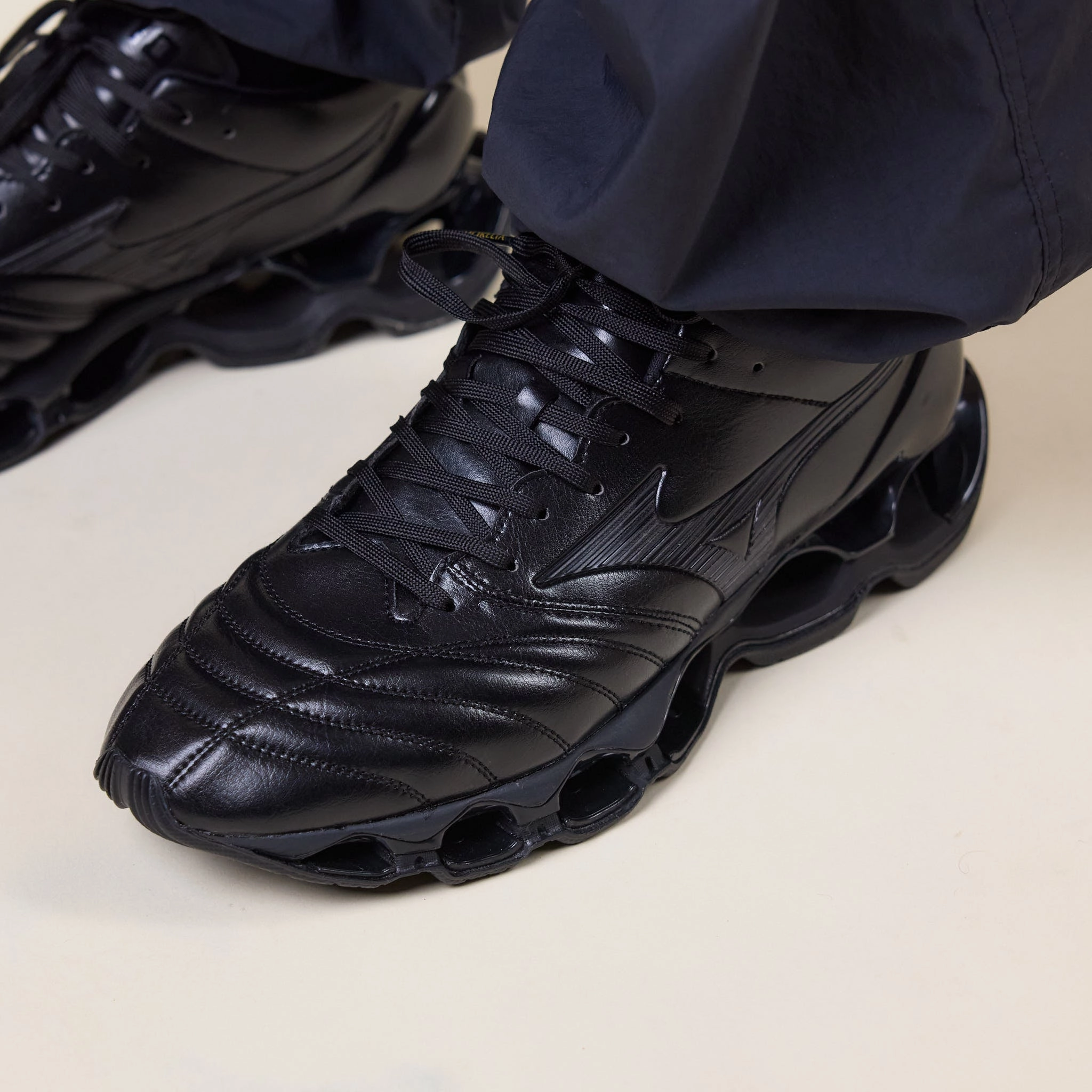 Mizuno - Wave Prophecy Morelia Neo - Black / Black / Black Shock Absorbing