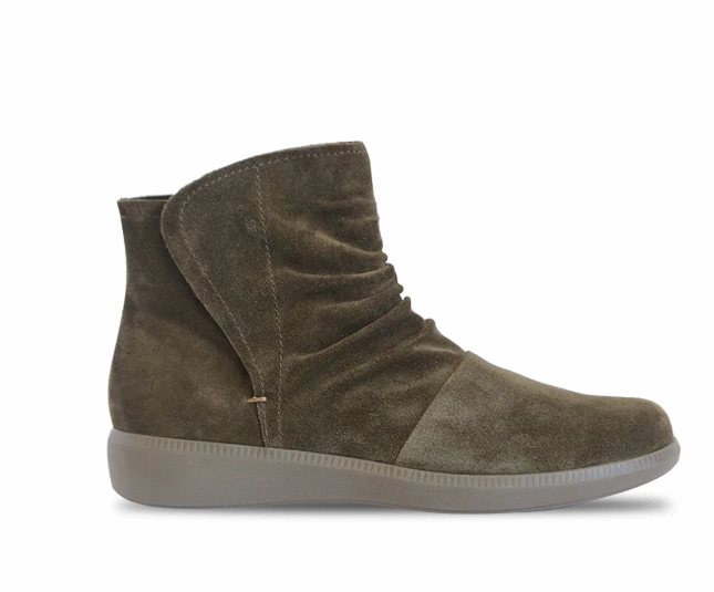 Munro Women's Scout Boots Herb Suede Strong Sole