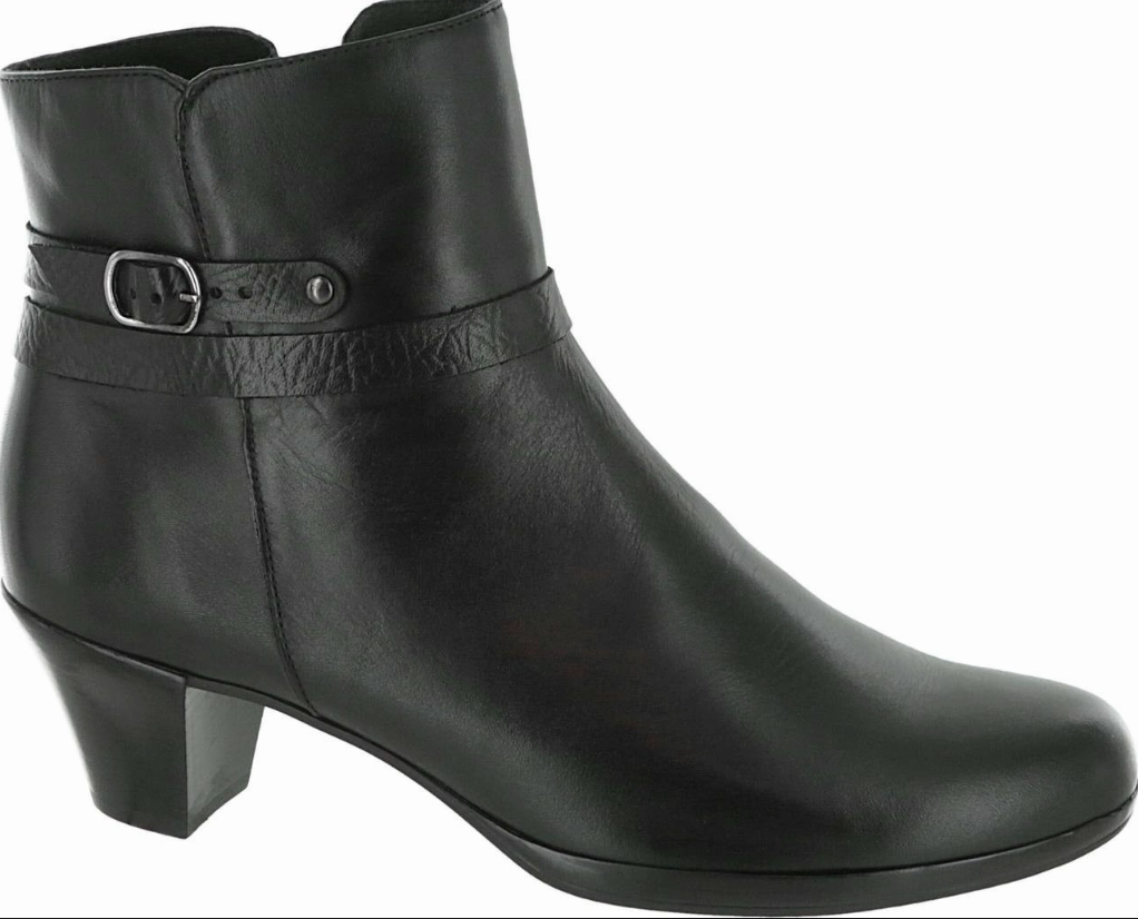 Padded Premium Leather Munro-Womens-Dylan-Boots-Black-Leather