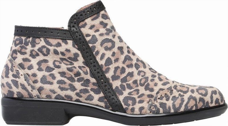 Naot Women's Nefasi Bootie Cheetah Suede/Jet Black Lthr Anti Slip Open Toe