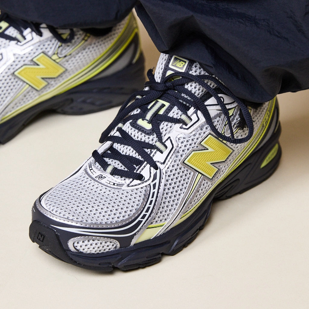 Light Run Carry Easy New Balance - 740 - Sea Salt / Phantom / Firefly