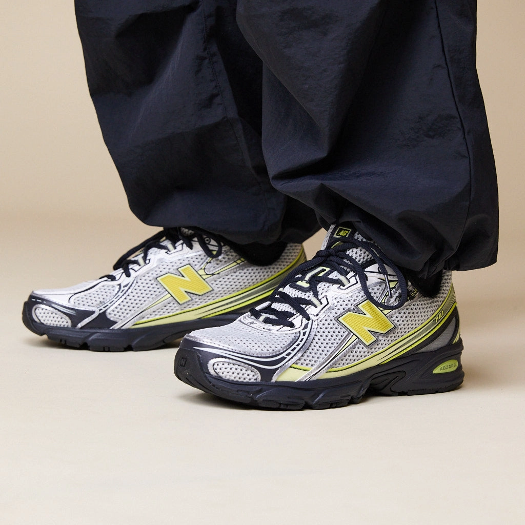 New Balance - 740 - Sea Salt / Phantom / Firefly Padded collar Breathable Upper