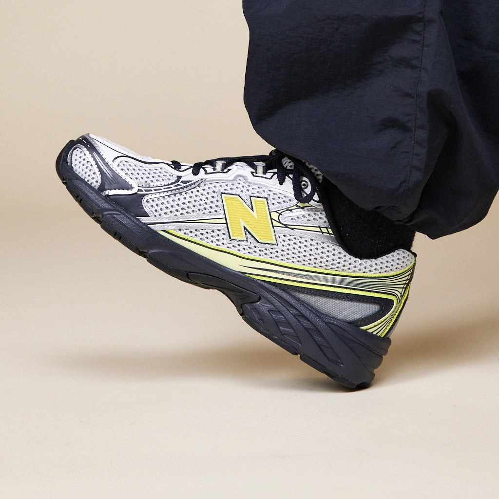 New Balance - 740 - Sea Salt / Phantom / Firefly Rapid pace Vintage Mood
