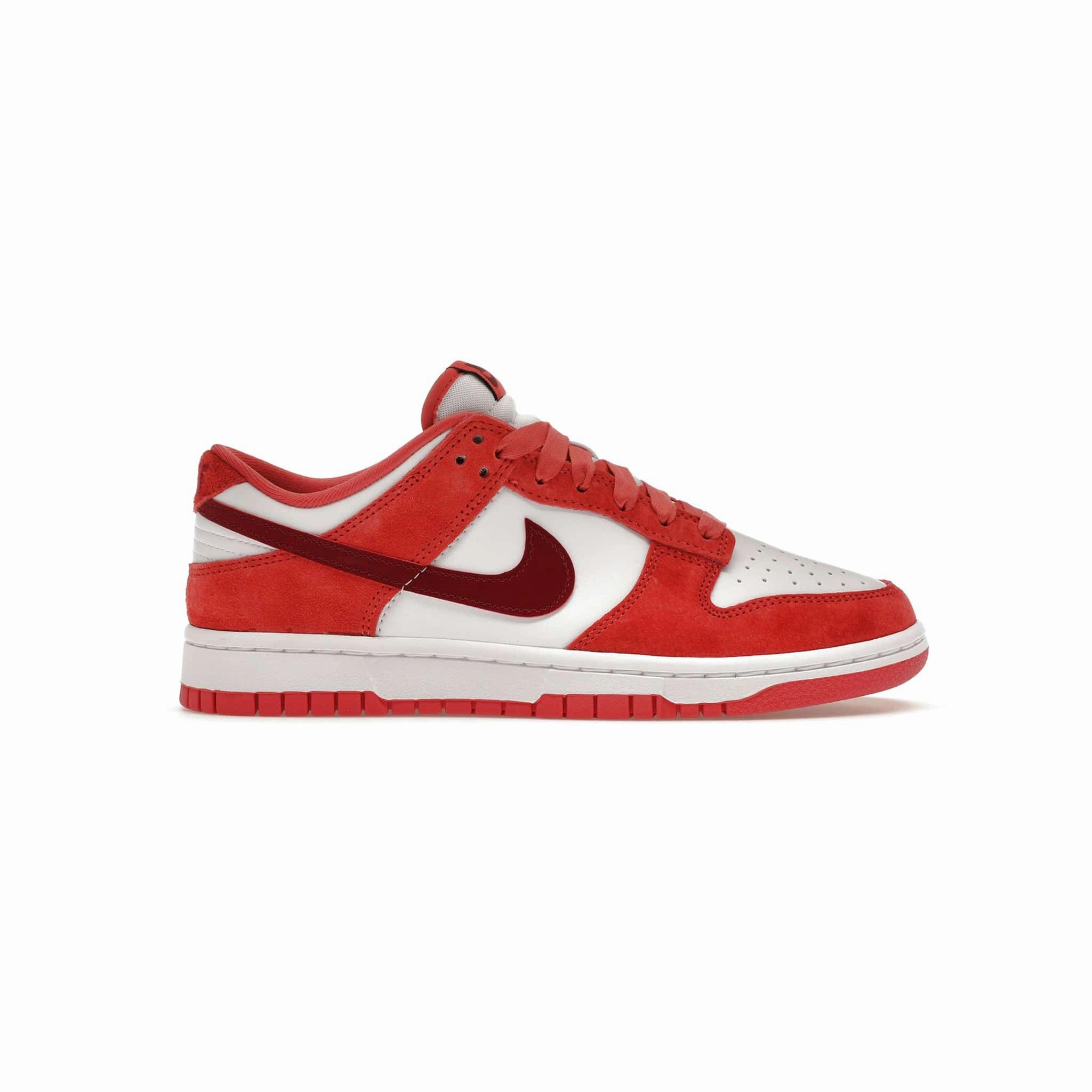 Comfort Slope Summer Base Nike Dunk Low Valentine's Day (2024) (Women's)