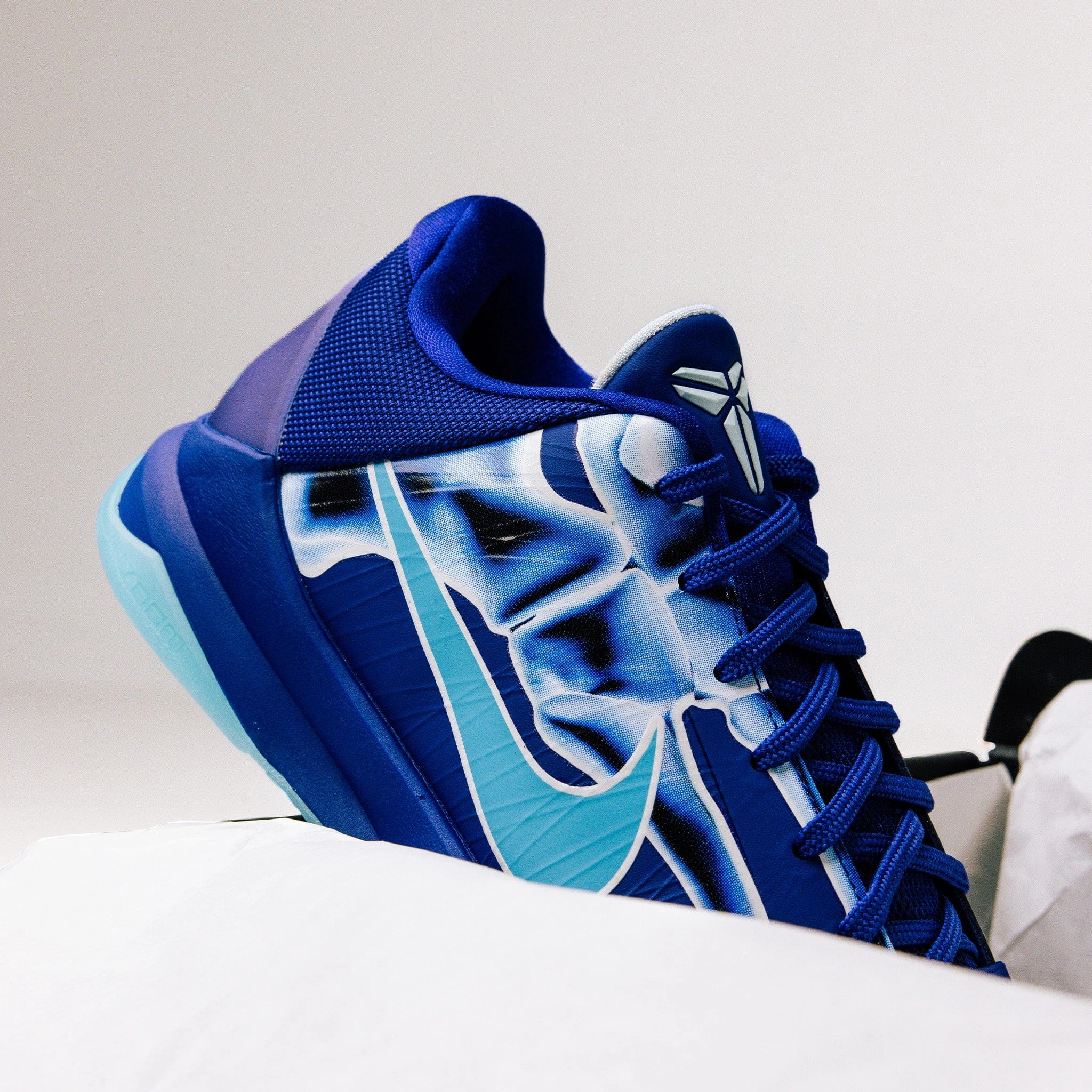 Shock Diffusion Midsole Classic Design Nike Kobe 5 Protro X-Ray