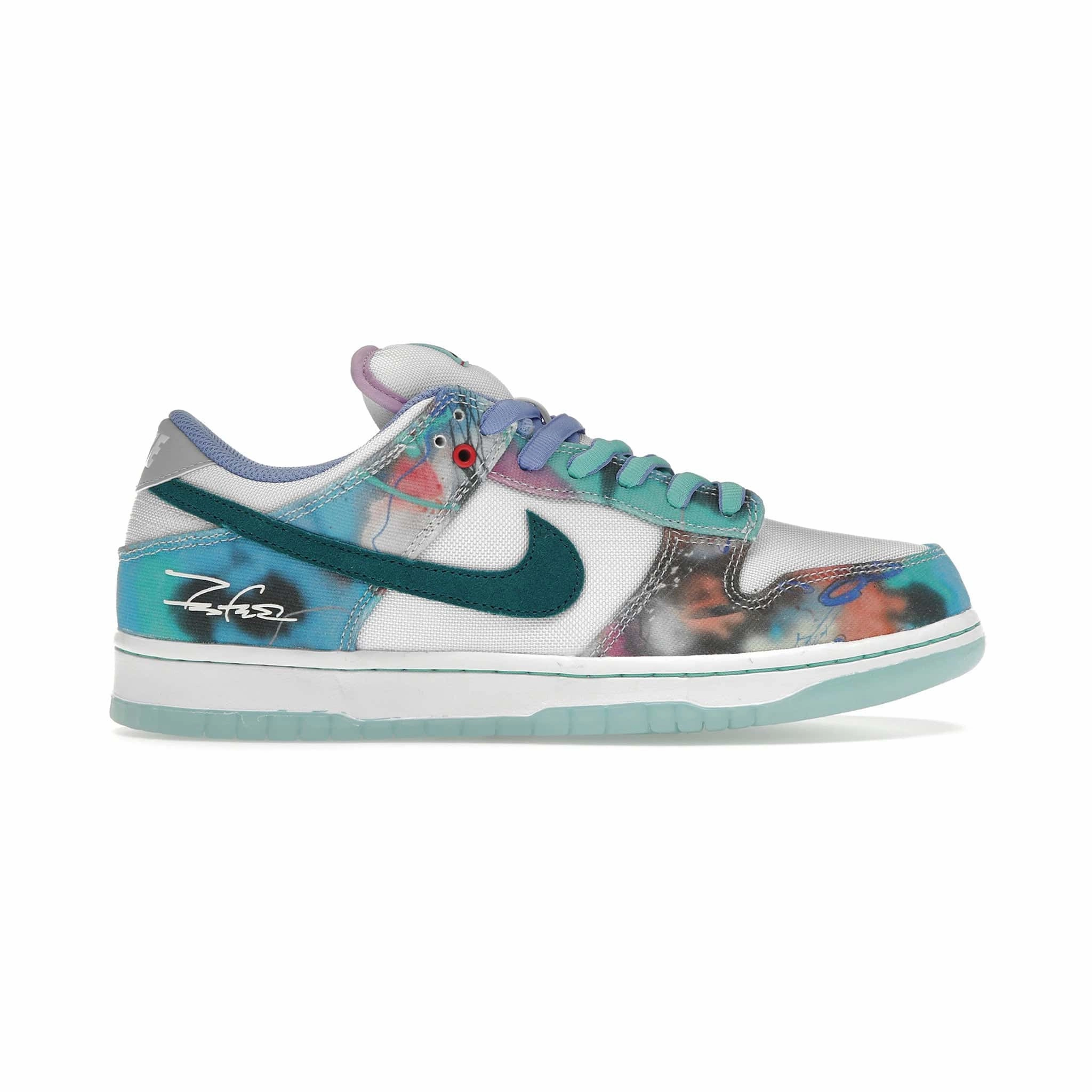 Nike SB Dunk Low Futura Laboratories Bleached Aqua Park Day Soul Walk
