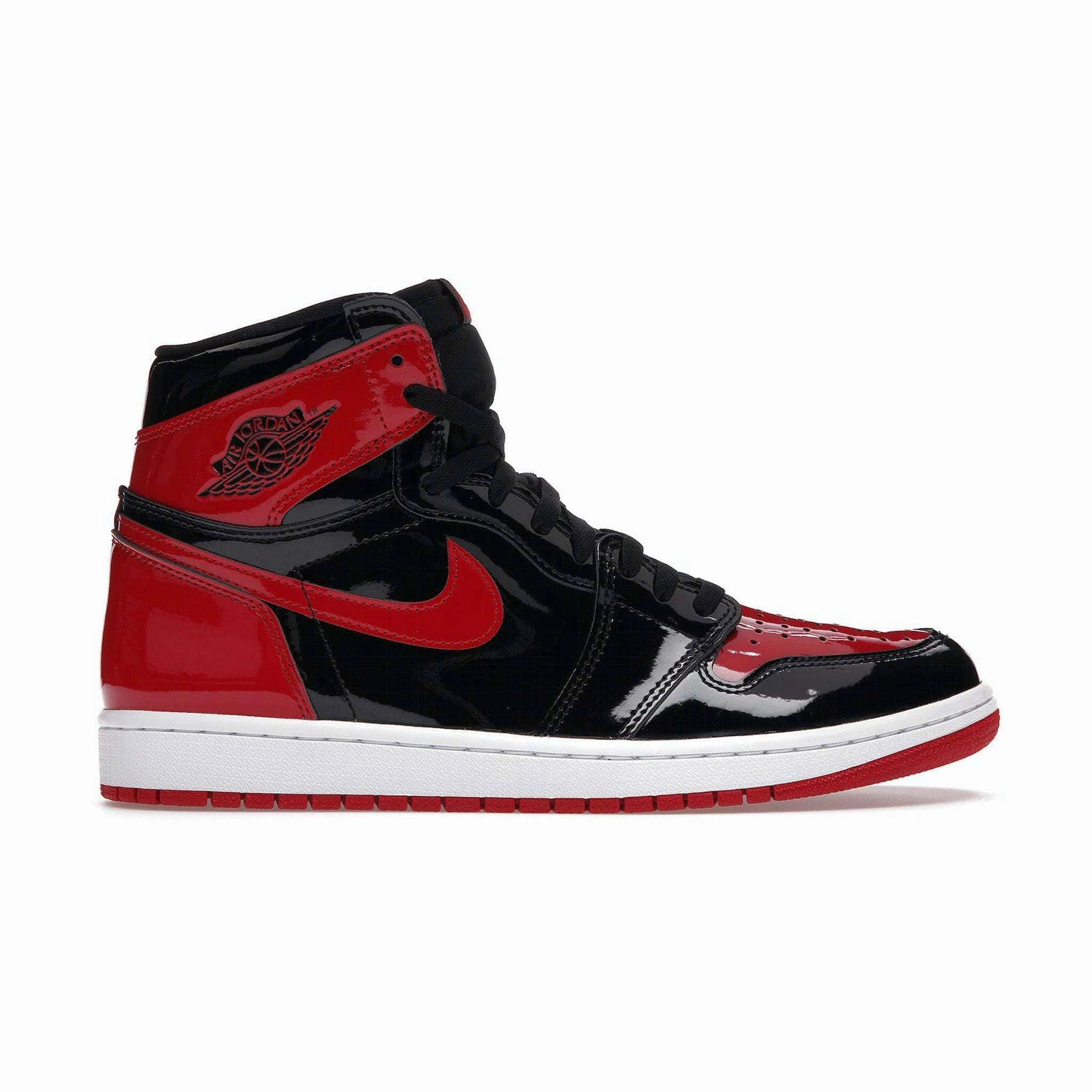 Jordan 1 Retro High OG Patent Bred Outdoor Move Crowd Ready