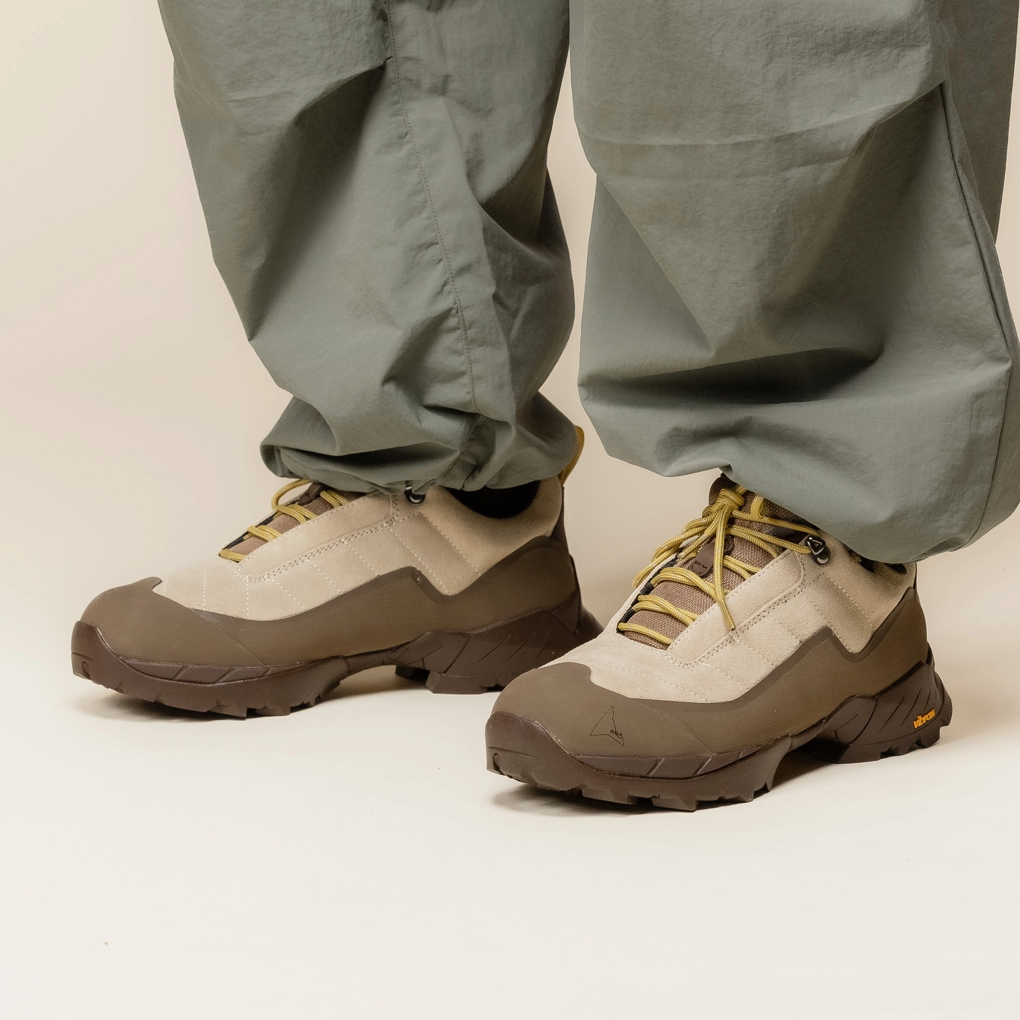 Roa Hiking - Katharina Approach Shoes - Sand Brown Stability frame Mud Traction