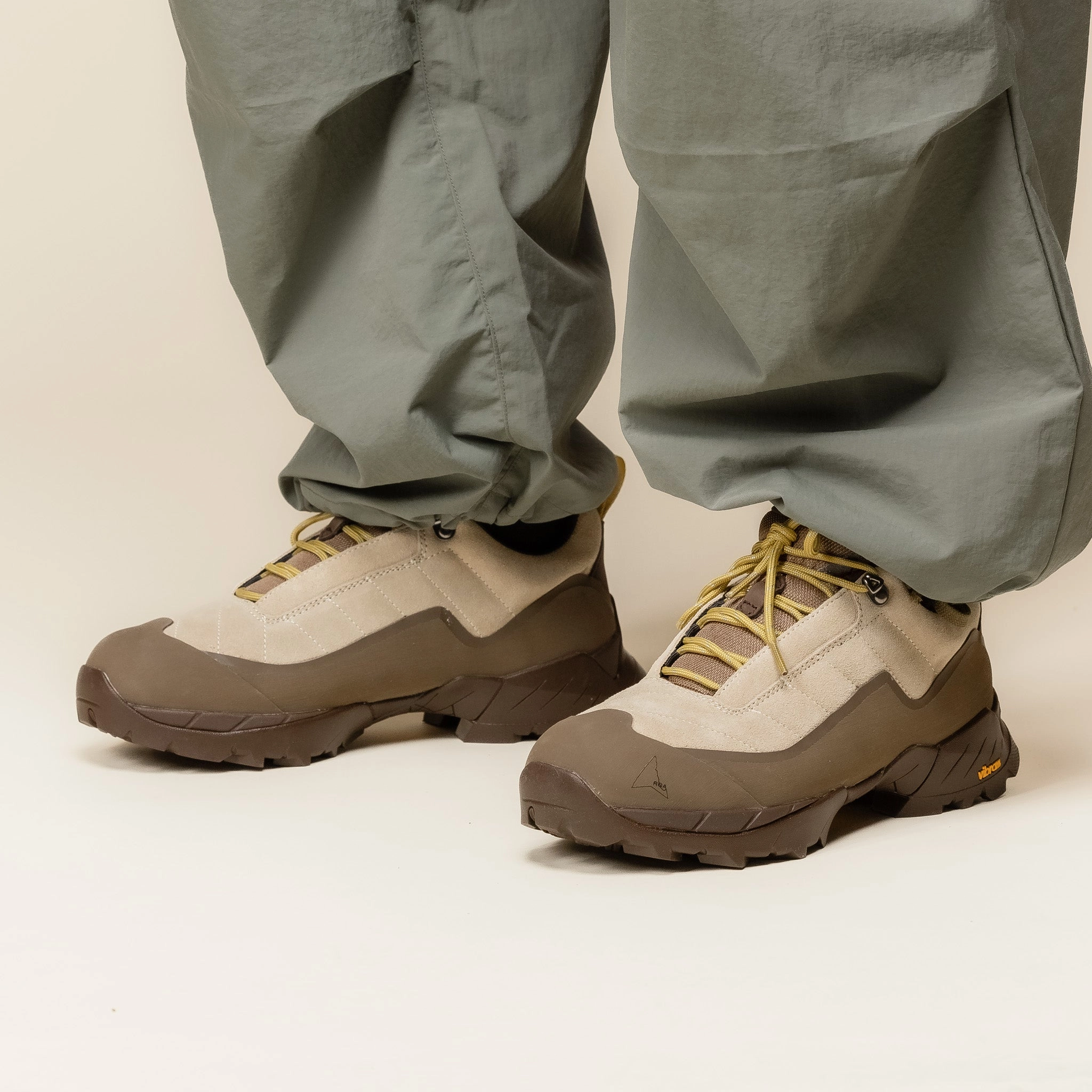 Roa Hiking - Katharina Approach Shoes - Sand Brown Stability frame Mud Traction