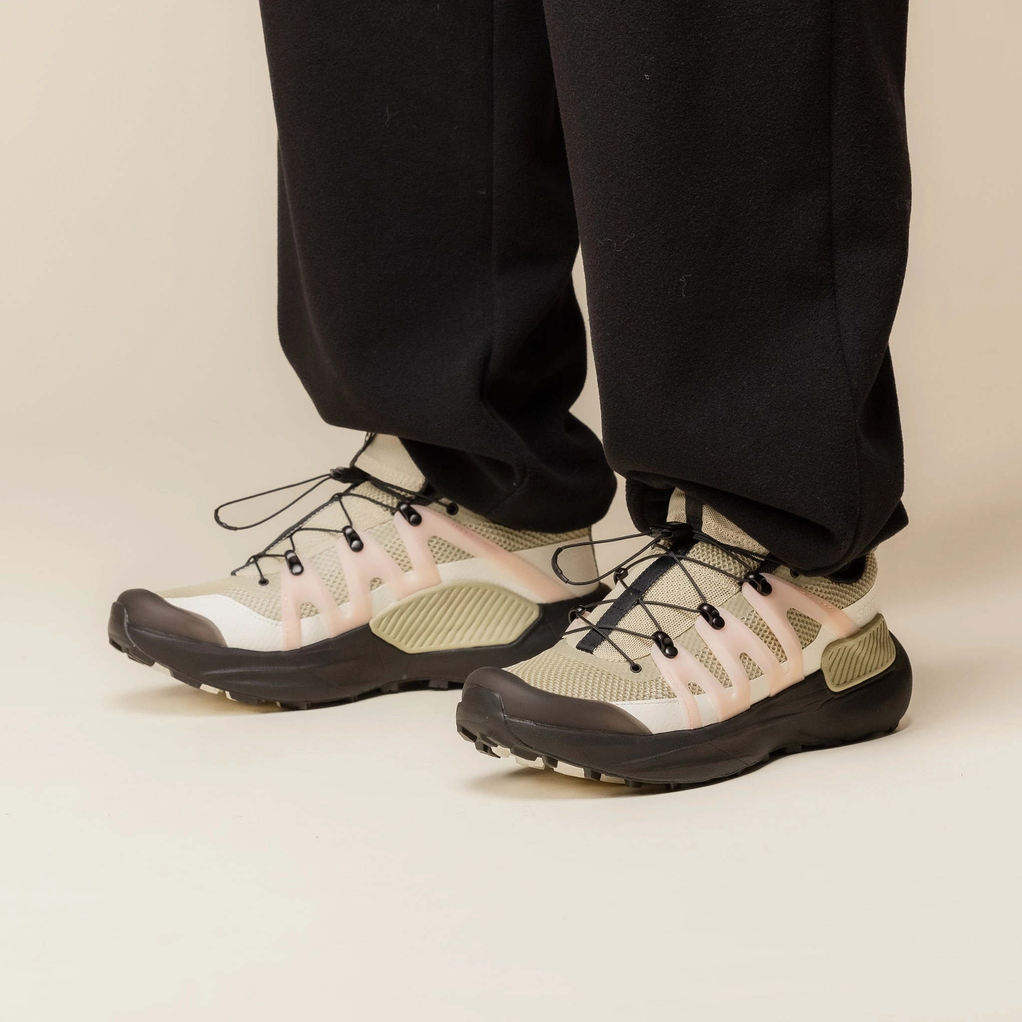 Magic Mood Salomon - Genesis Advanced Trainer - Pale Olive Green / Black / Impatiens Pink