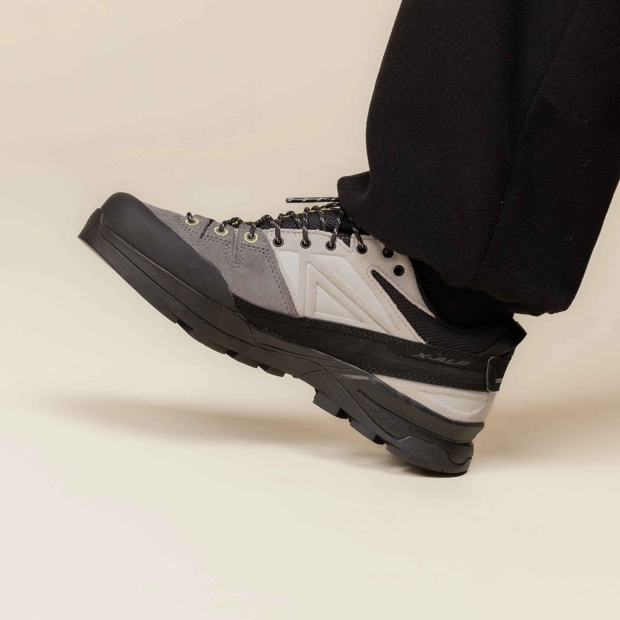 Viral Pop Salomon - X-ALP Leather - Black / Castlerock / Citron