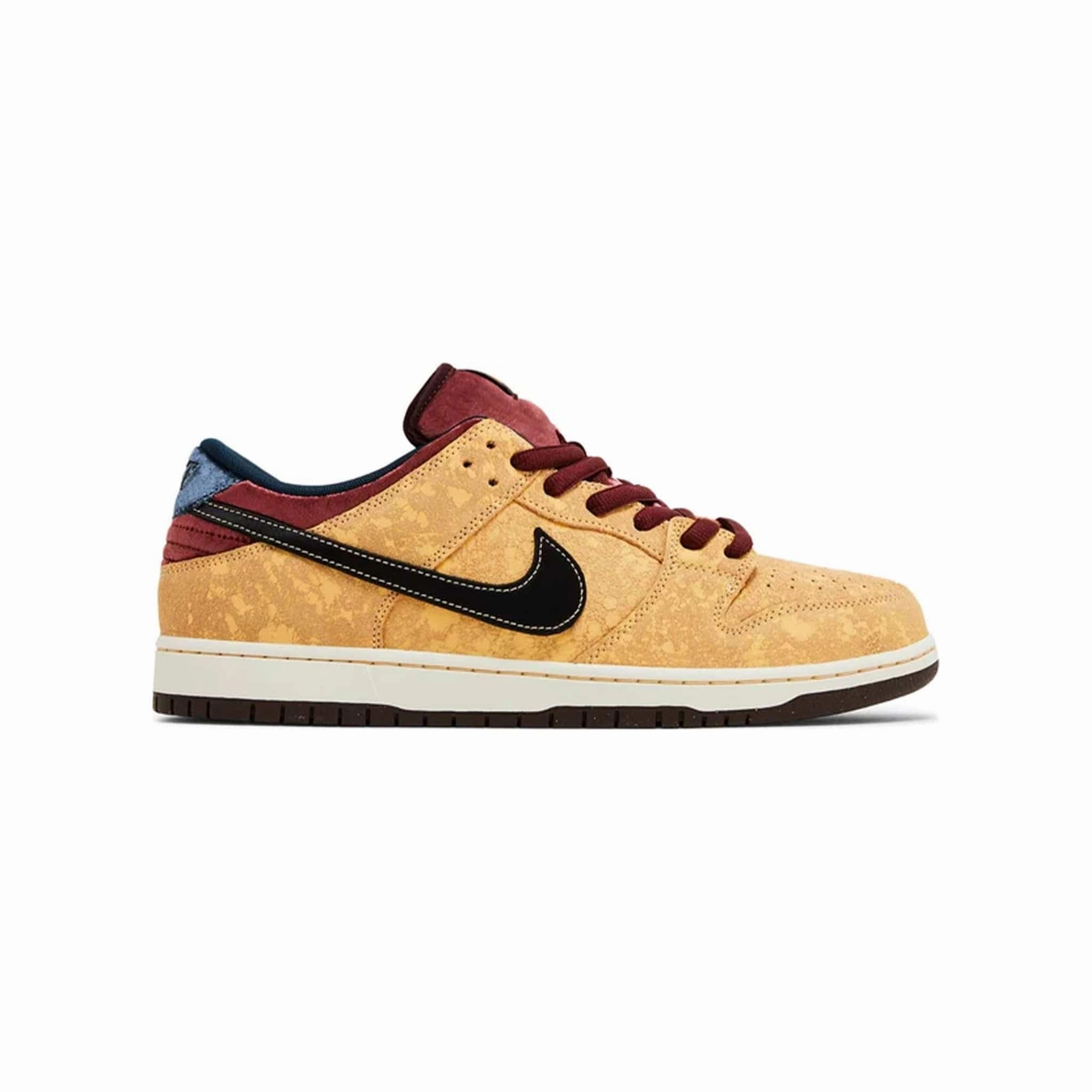 All-around cushioning Nike SB Dunk Low City of Cinema