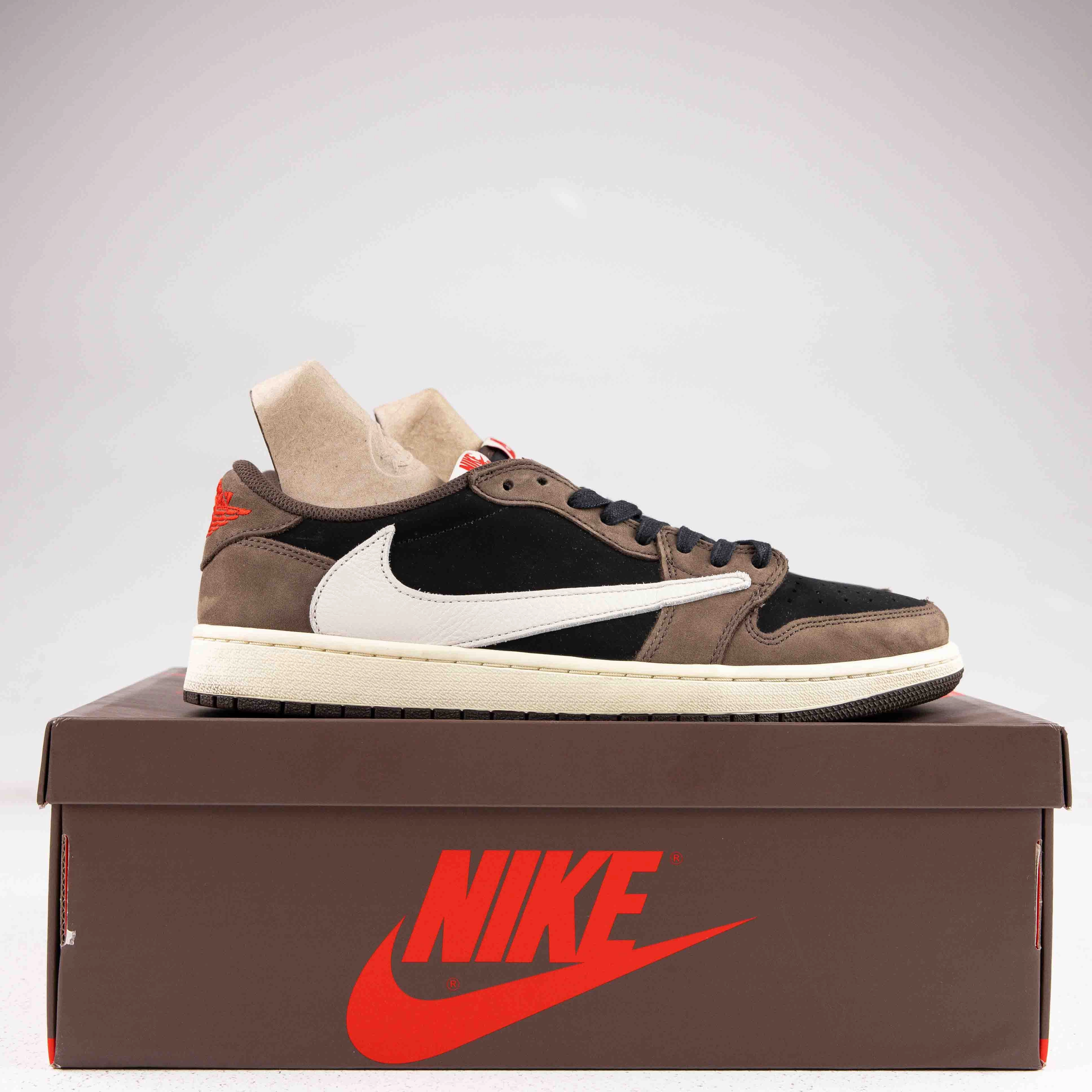 velcro Future Walk Jordan 1 Retro Low OG SP Travis Scott Mocha - Used - 1032