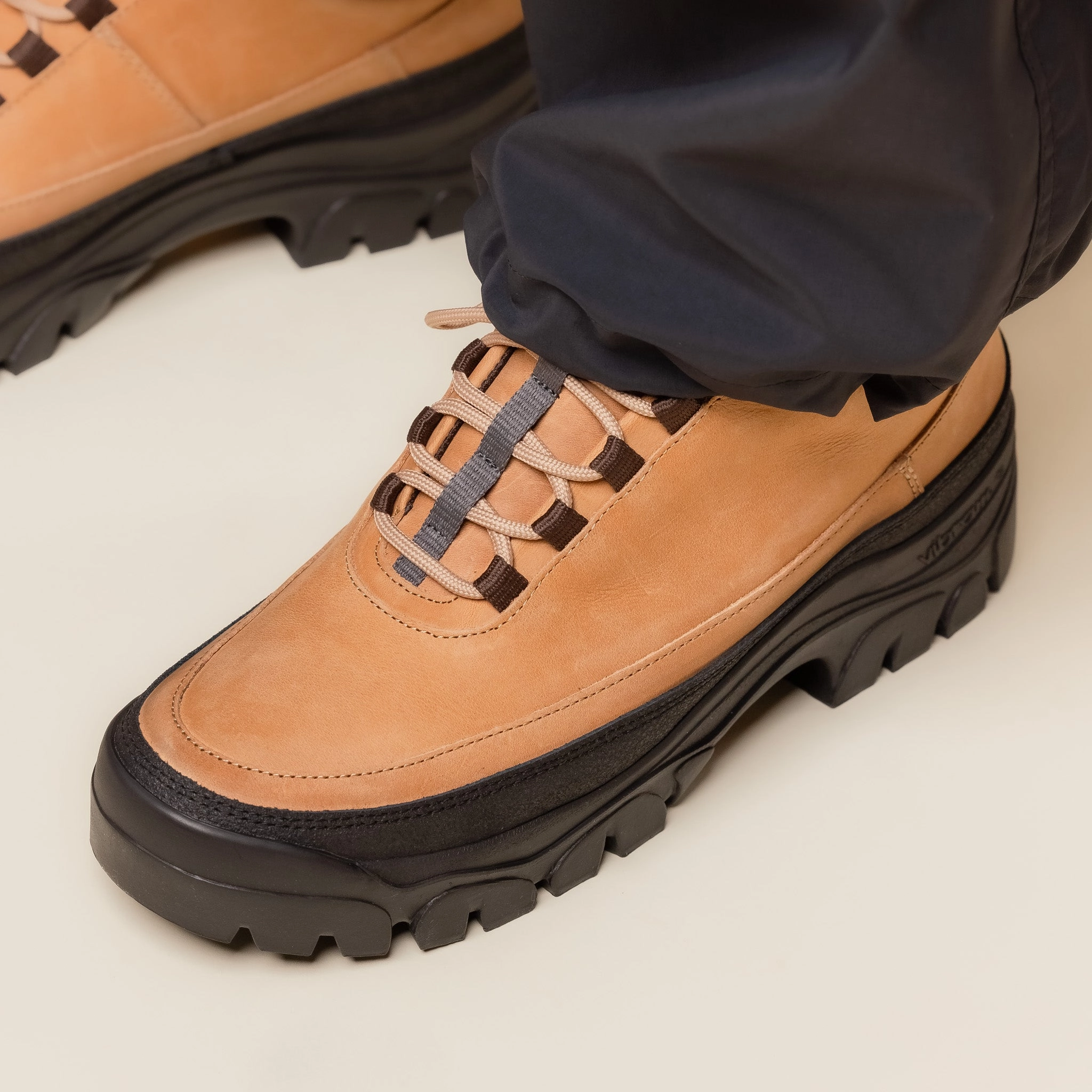 Calm Mood Daily Comfort Tarvas x UOS - UOS Easy Hiker Veg Tan Leather - Natural