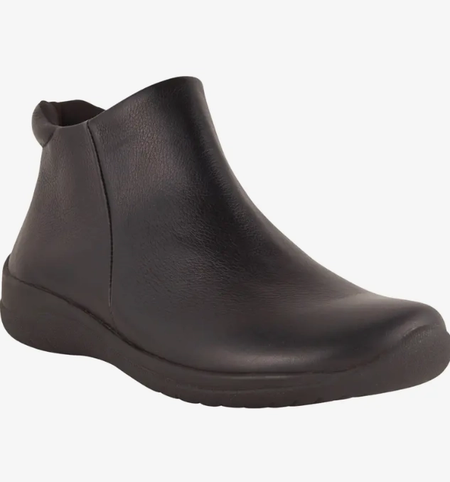 David Tate Women's Sportivo Waterproof Bootie Black heel cup Deep Tread