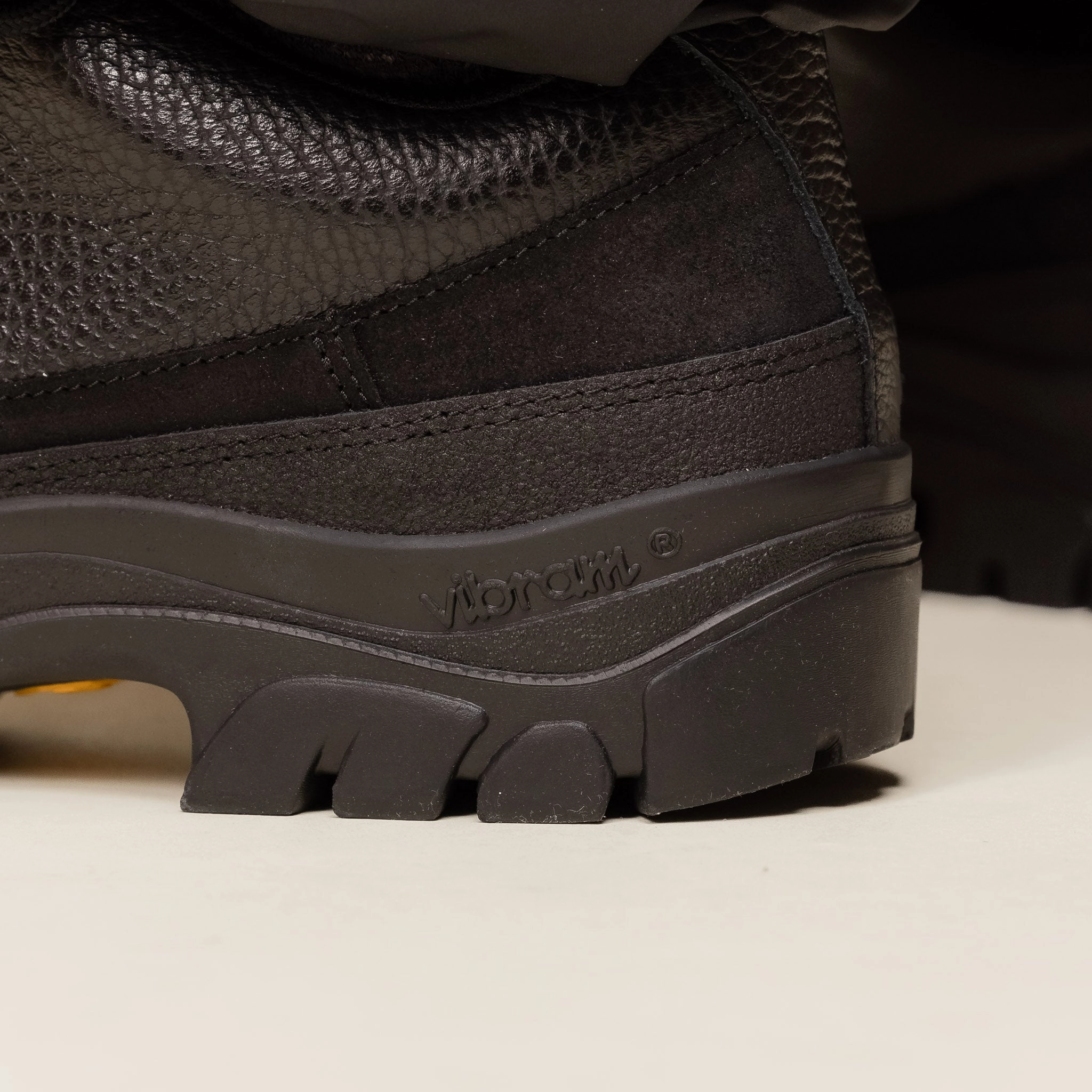 Tarvas - Easy Hiker Leather - Black Outdoor Trekking Comfort