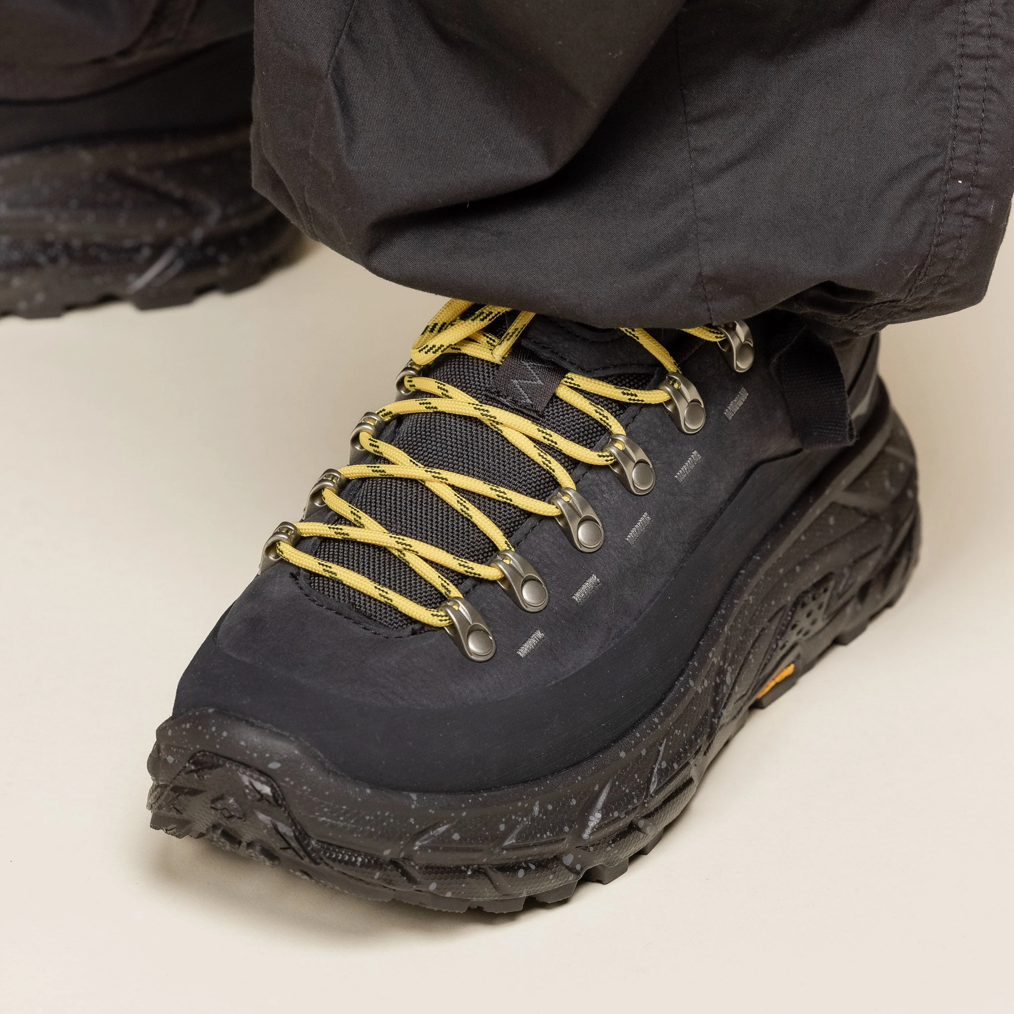 Hoka - Tor Summit Hiking Shoe - Black Arch support