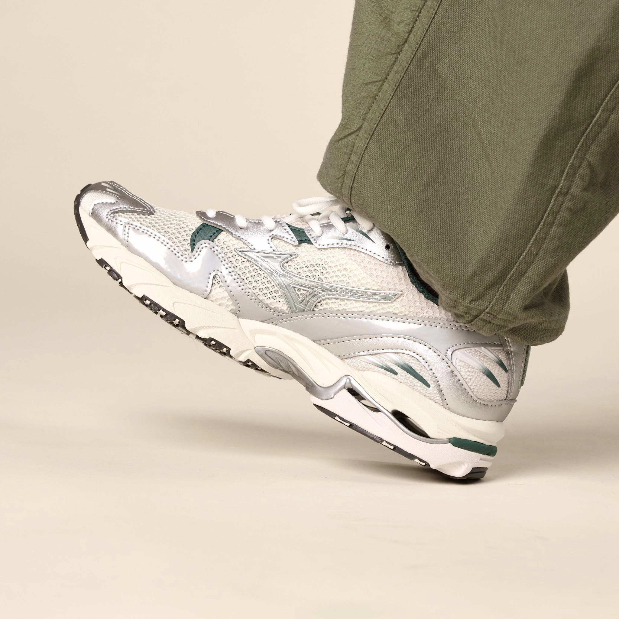 Rain Safe Mizuno - Wave Rider 10 Premium - Snow White / Slate / Bistro Green
