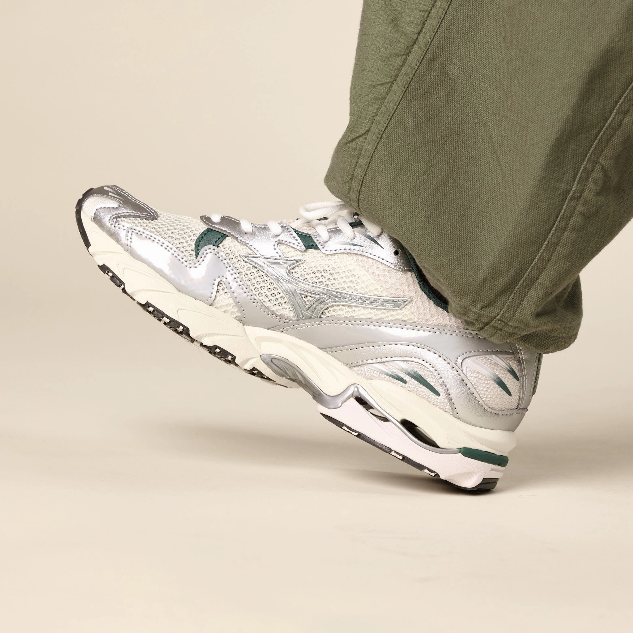 Rain Safe Mizuno - Wave Rider 10 Premium - Snow White / Slate / Bistro Green